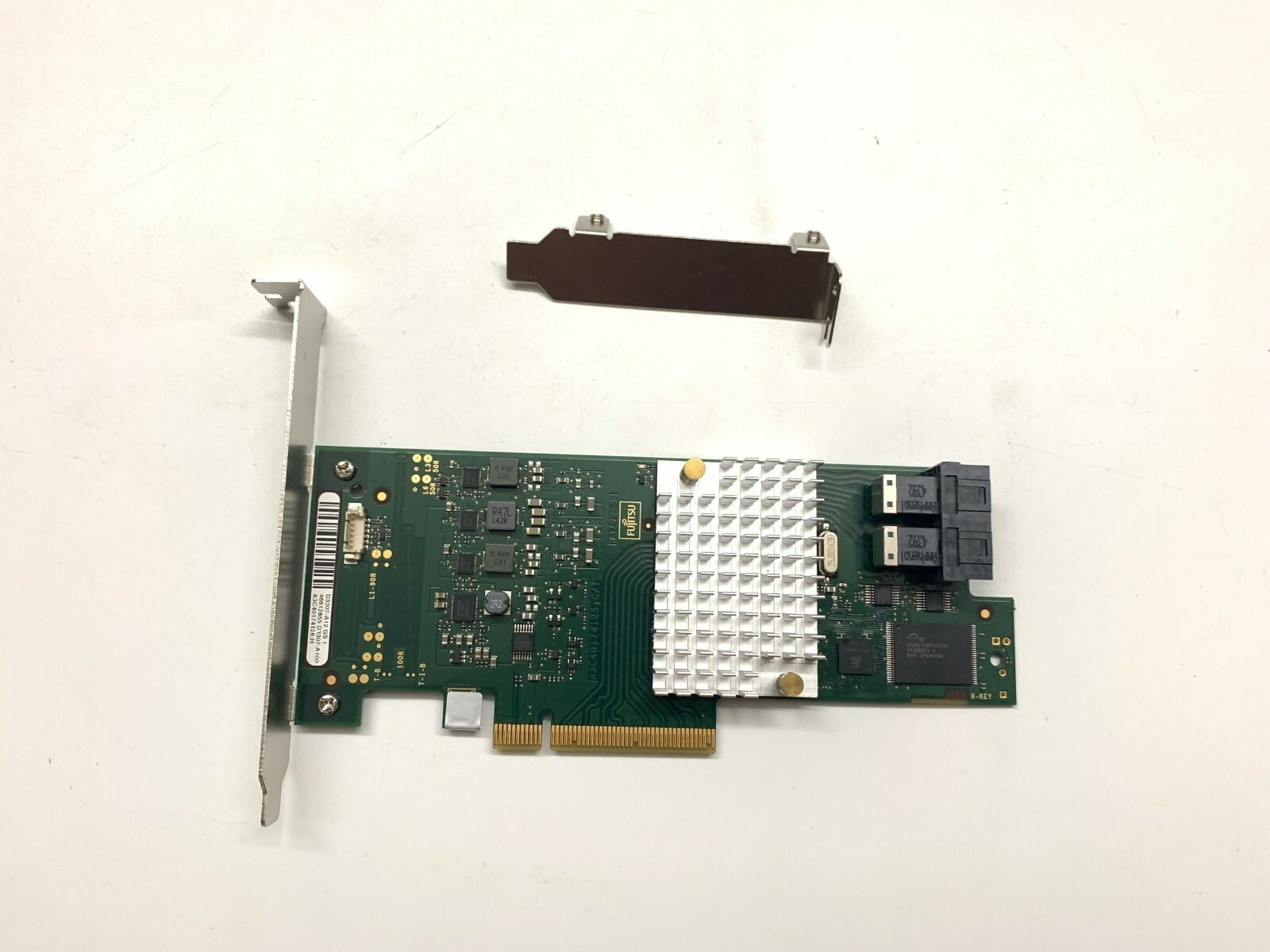 Fujitsu LSI CP400i D3307-A12 12G LSI SAS3008 PCI 3.0 RAID0/1/5/10/50 HBA