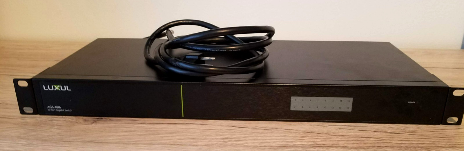 Luxul AGS-1016 16-Port Gigabit Switch Rack Mount