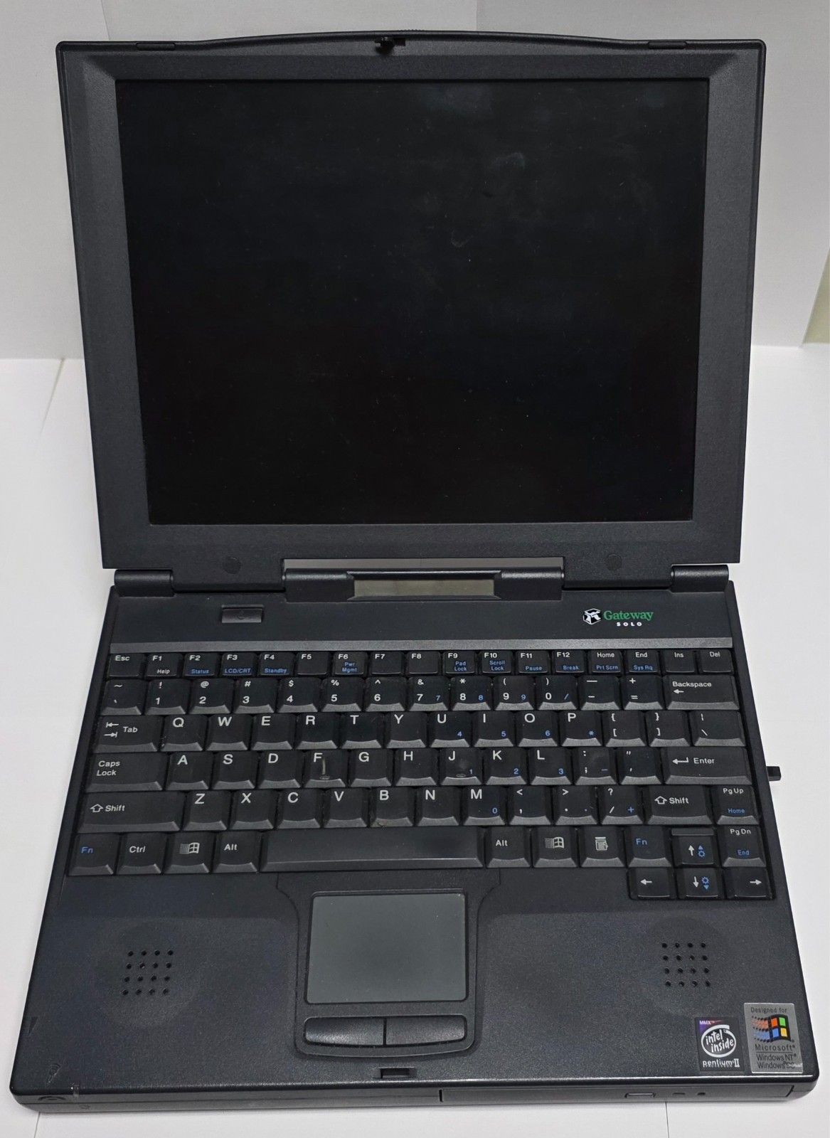 Gateway Solo 2500 Black QWERTY Keypad Classic Laptop With Charger