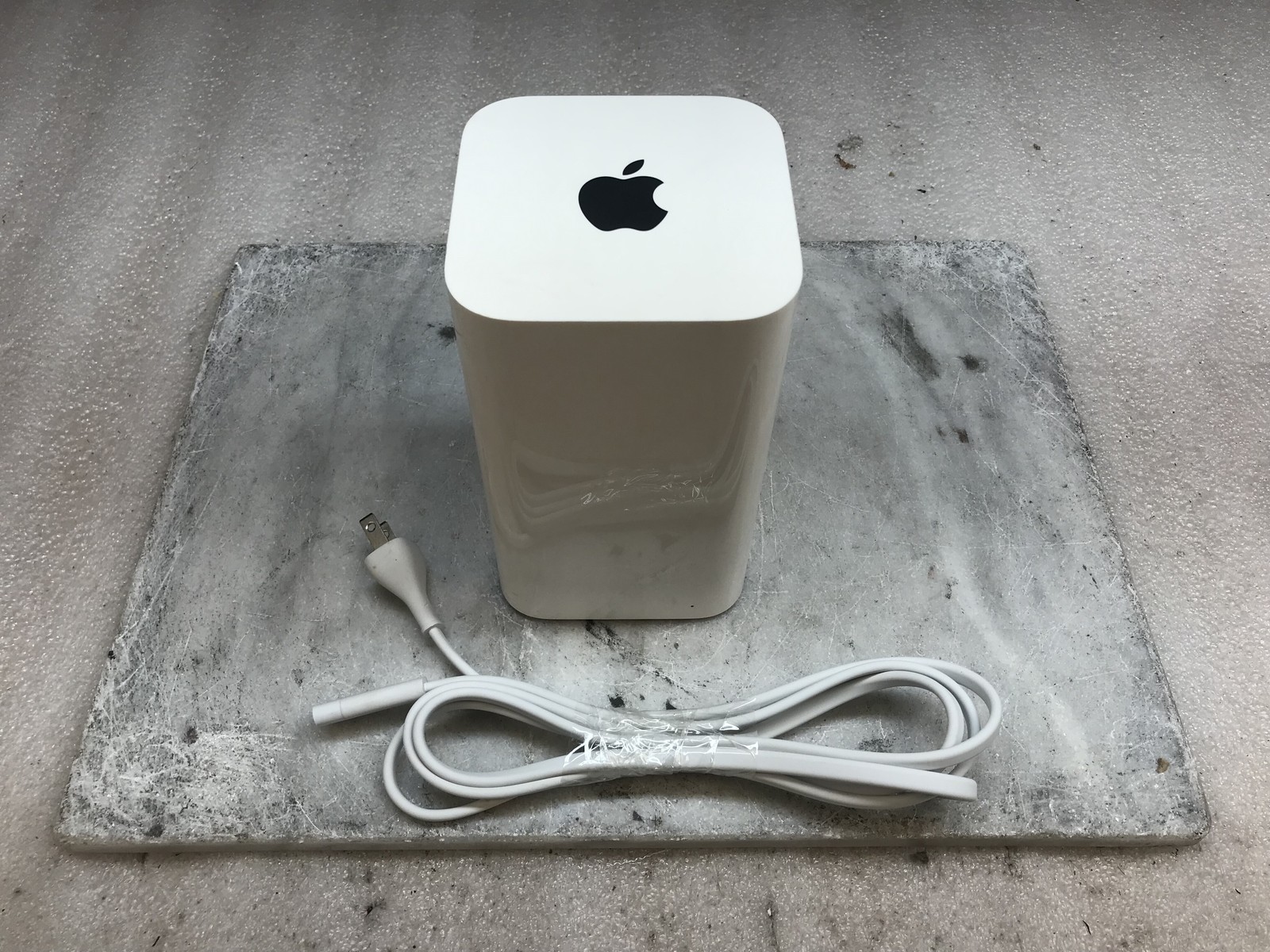 Apple Airport Extreme Time Capsule 2TB A1470 w/ Power Adpter incl