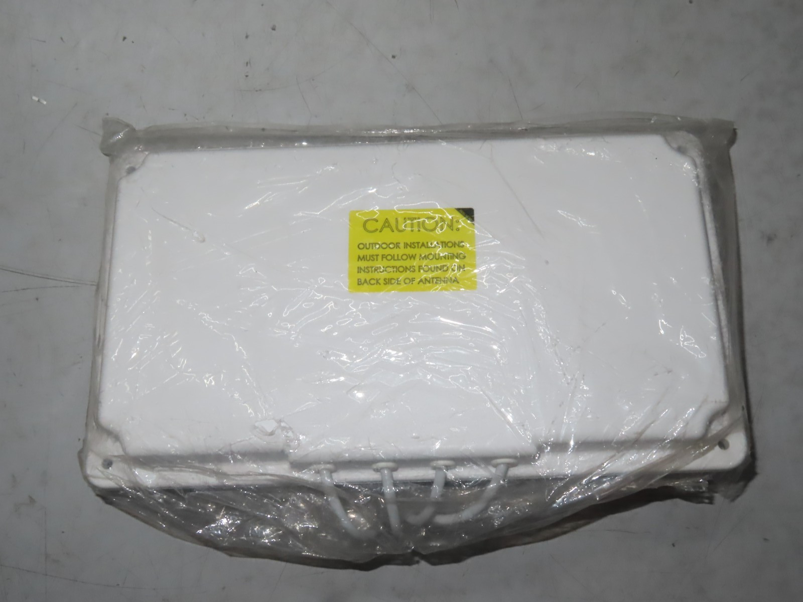 Cisco AIR-ANT2566P4W-R Aironet 2.4-GHz/5-GHz MIMO 4-Element Patch Antenna