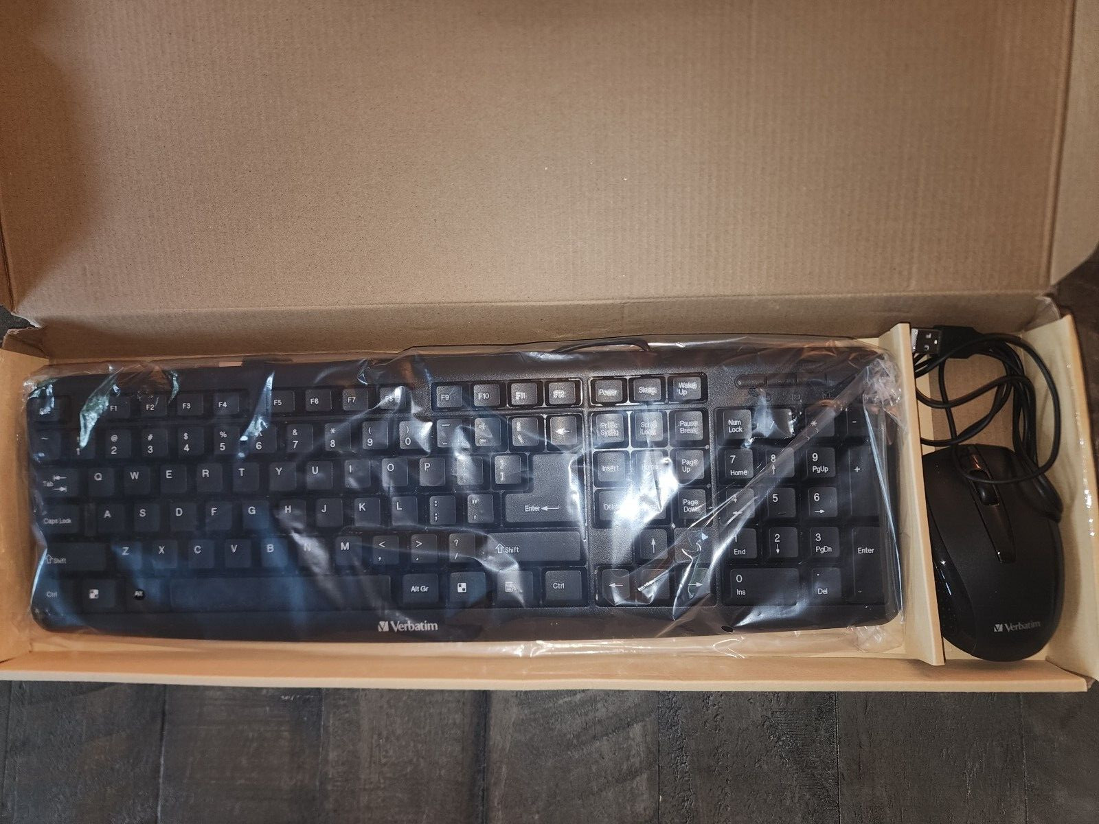 VERBATIM Slimline "WIRED"  Keyboard Mouse Combo - Black