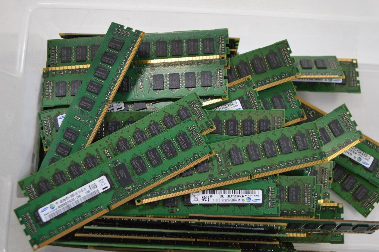 LOT OF 65 Samsung 4GB PC3-10600R DDR3-1333MHz ECC 2Rx8 Memory