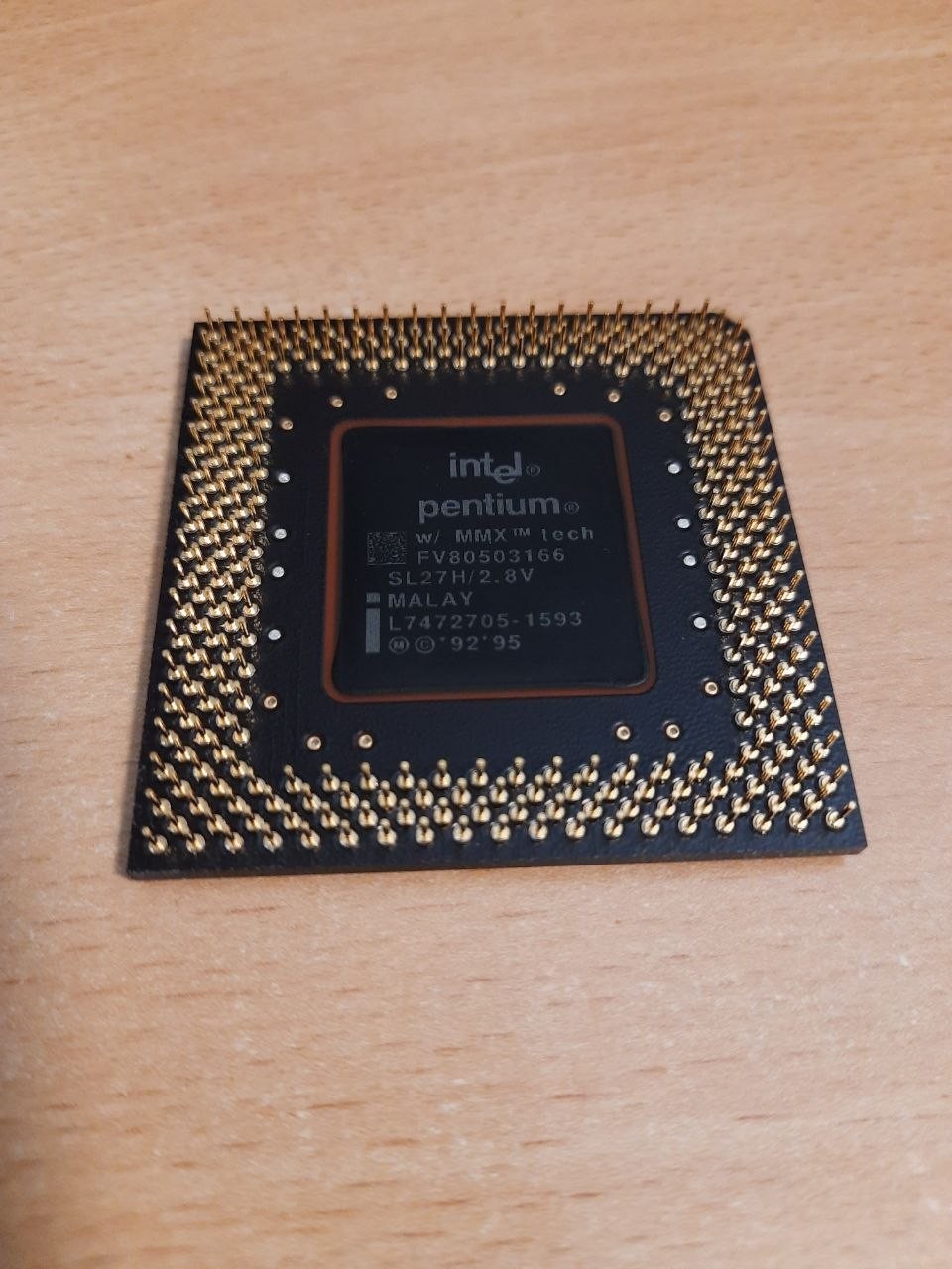 Intel Pentium MMX 166MHz SL27H Socket 7 Vintage Retro CPU 1997