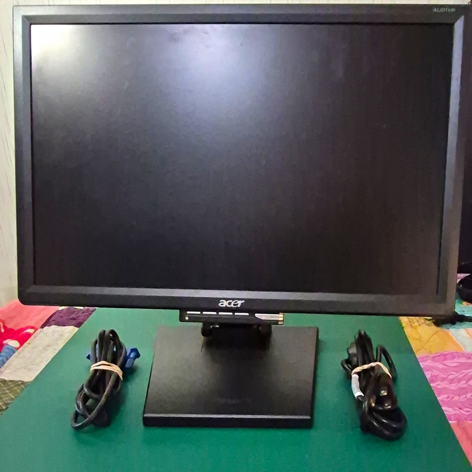 Acer AL2016W 20 in 16:9 Flat Screen LCD Monitor, Black w/ Stand