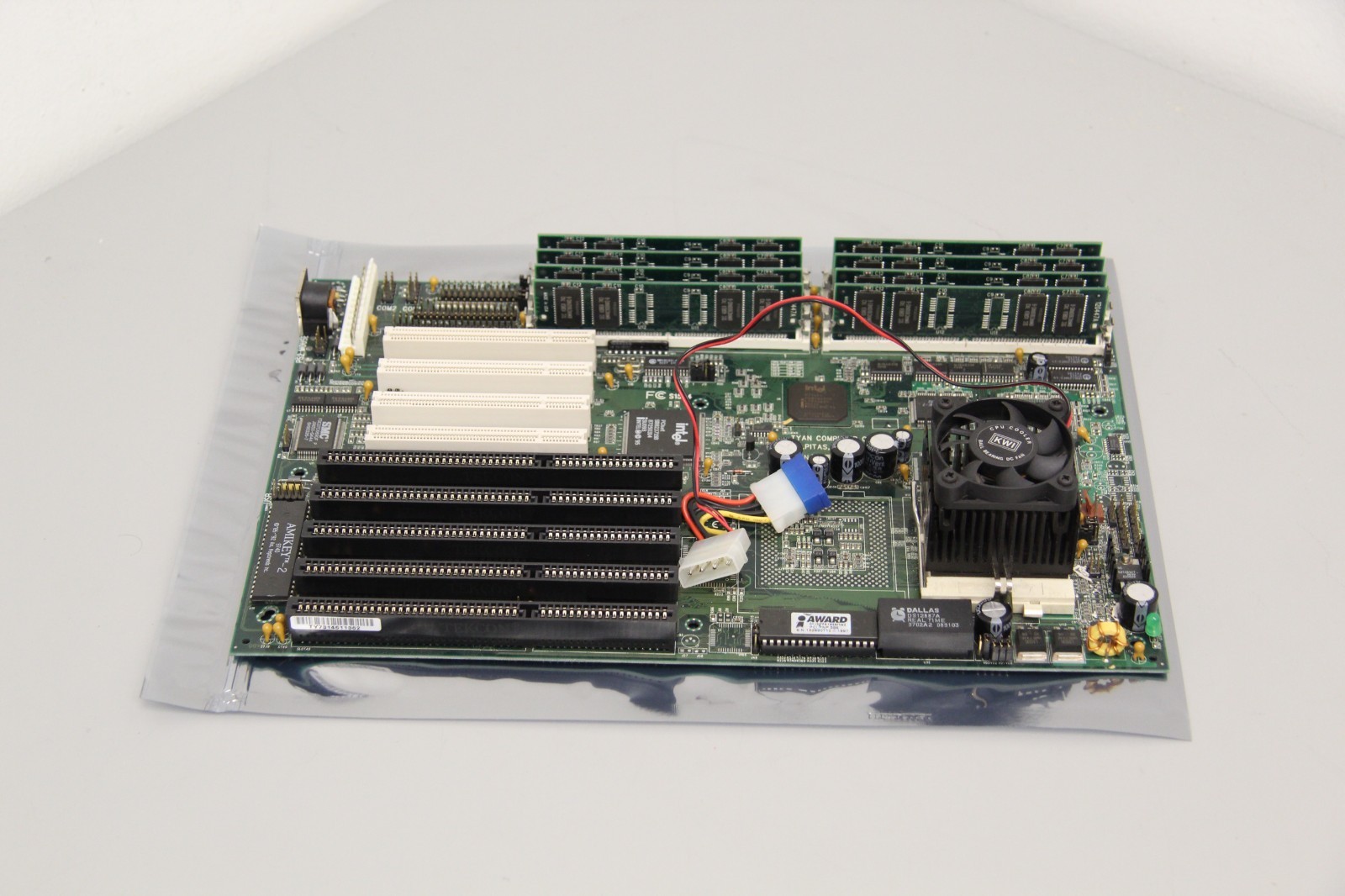 Tyan S1564 PCI-ISA Pentium Motherboard Intel Pentium 512MB Ram