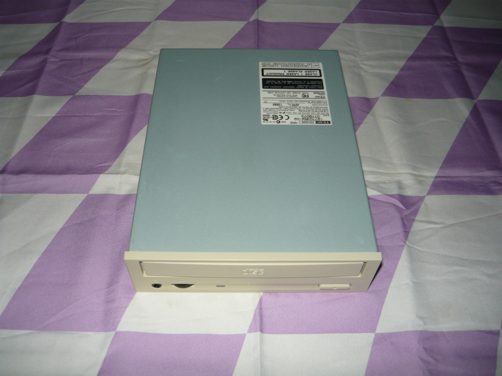 Vintage Teac CD-532S SCSI Wide 68 Pin CD-ROM Optical Drive Used
