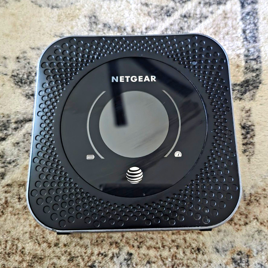 NETGEAR MR1100 MR1100-2A1NAS AT&T LTE Dual-Band WiFi Hotspot Modem Black
