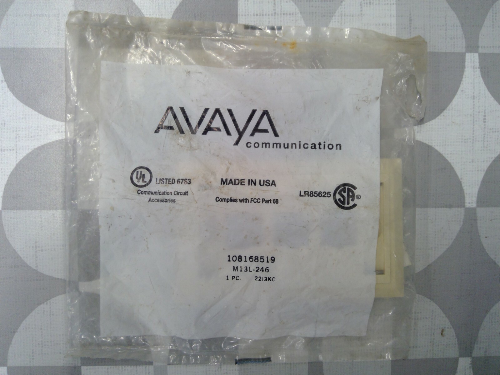 Avaya Communication 108168519 M13L-246 3 Port Face Plate, Ivory *Free Shipping*