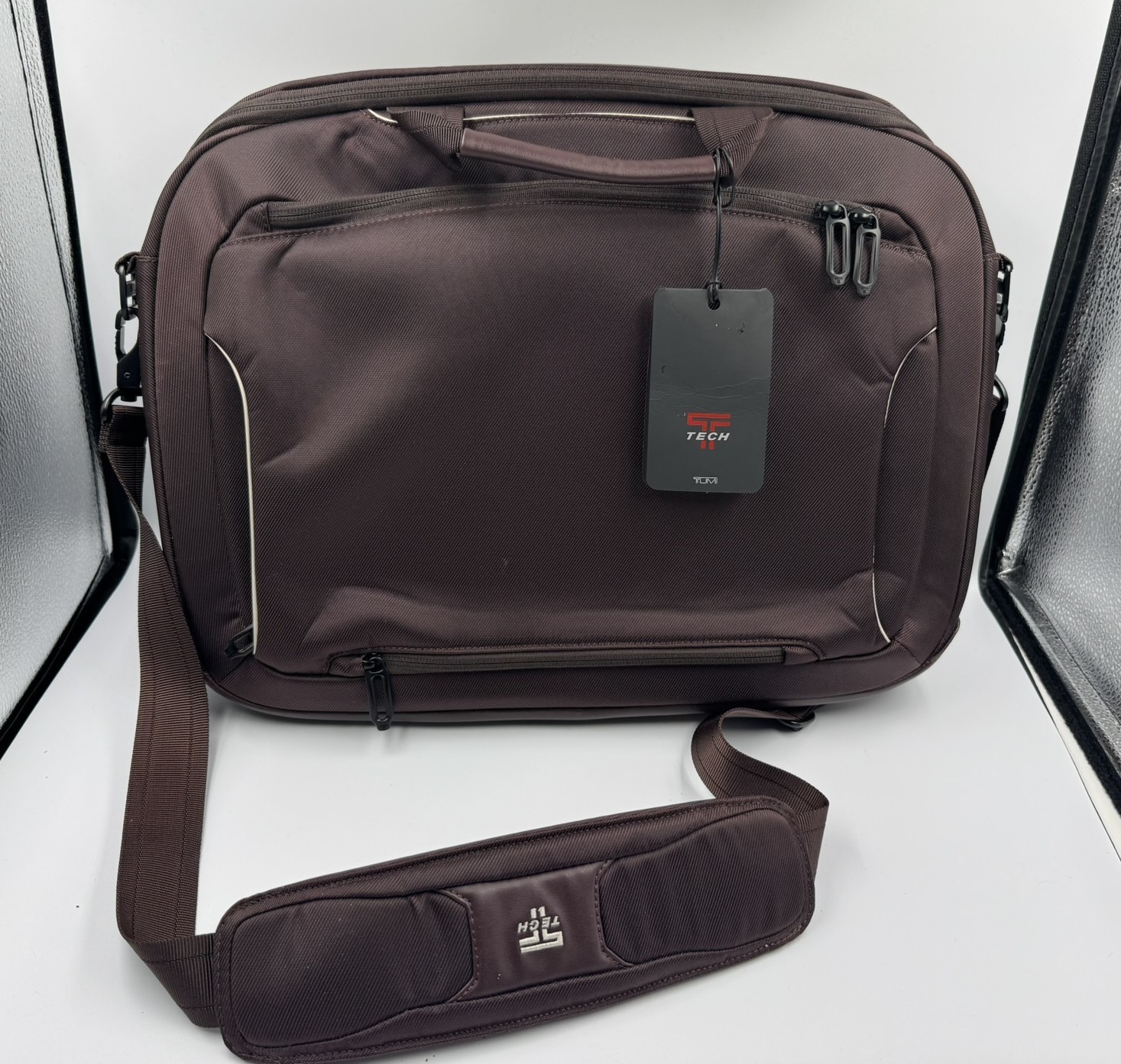 NWD Tumi T-tech Top Zip Deluxe Laptop Portfolio Briefcase Maroon