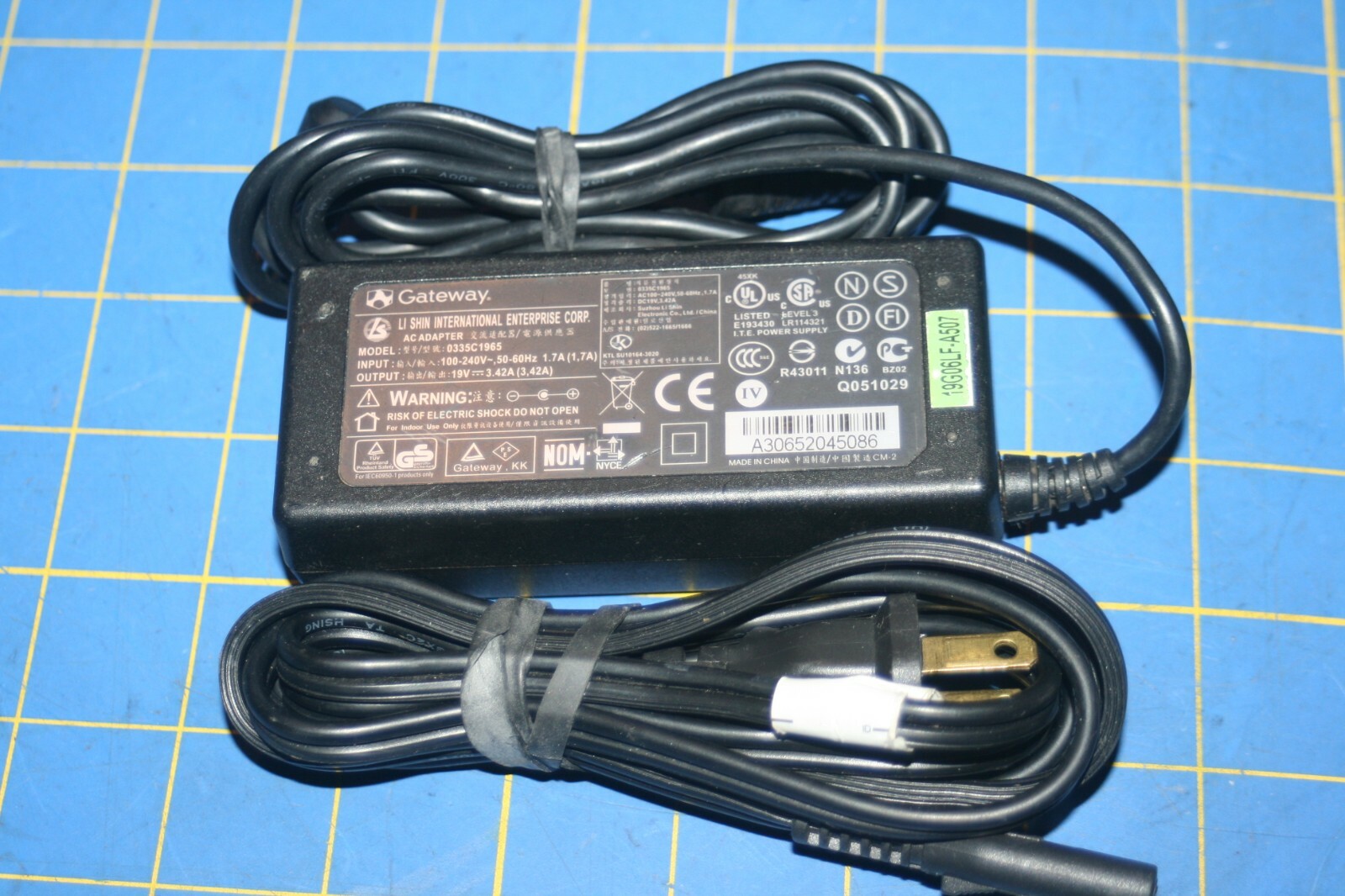 ORIGINAL GateWay Li Shin AC power Adapter 19V 3.42A 0335C1965 0225C1965