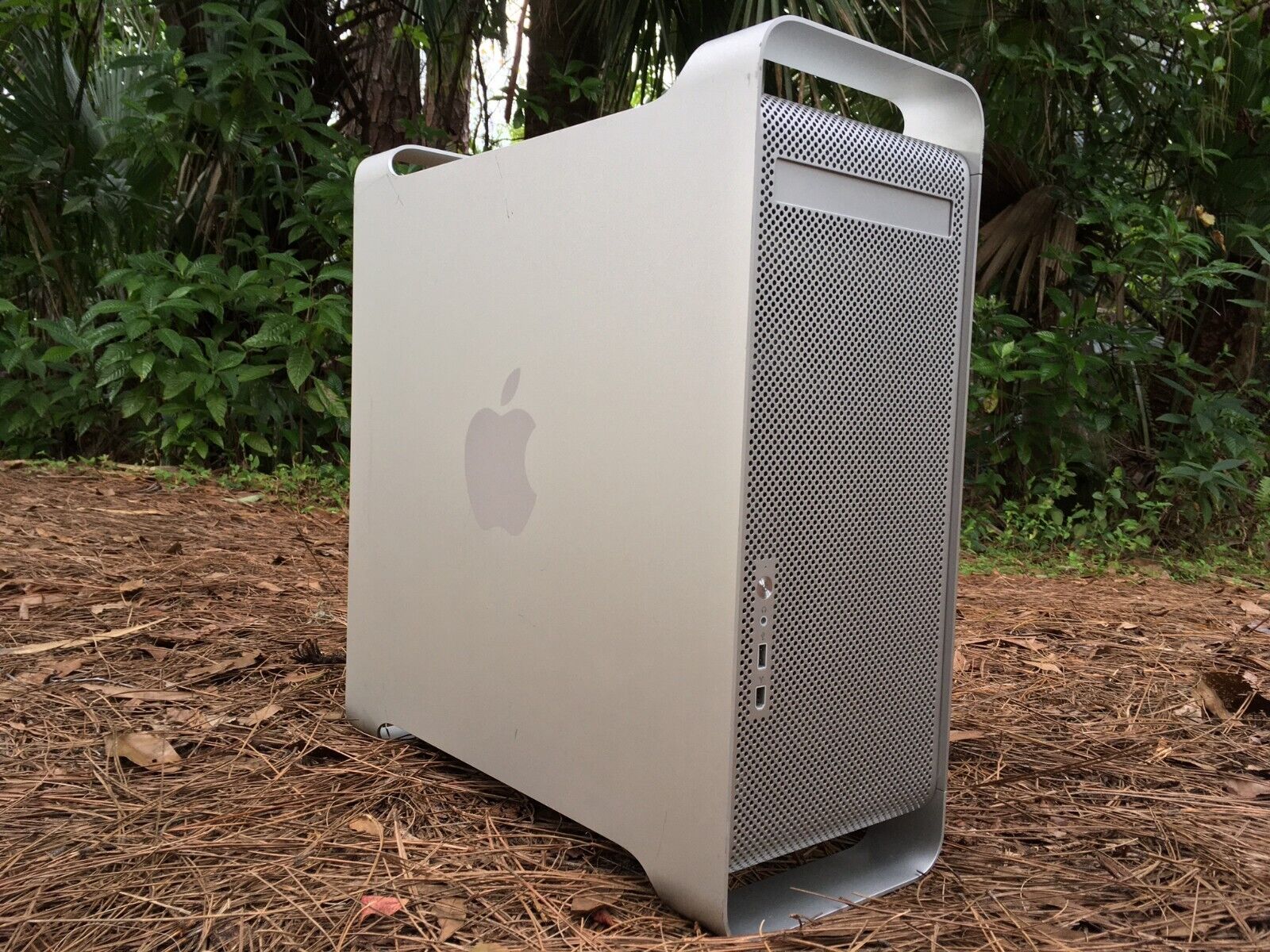 Apple Power Mac G5 2.0 GHz DP 3 GB RAM Radeon 9600 Pro 160 GB HD A1047 M9032LL/A