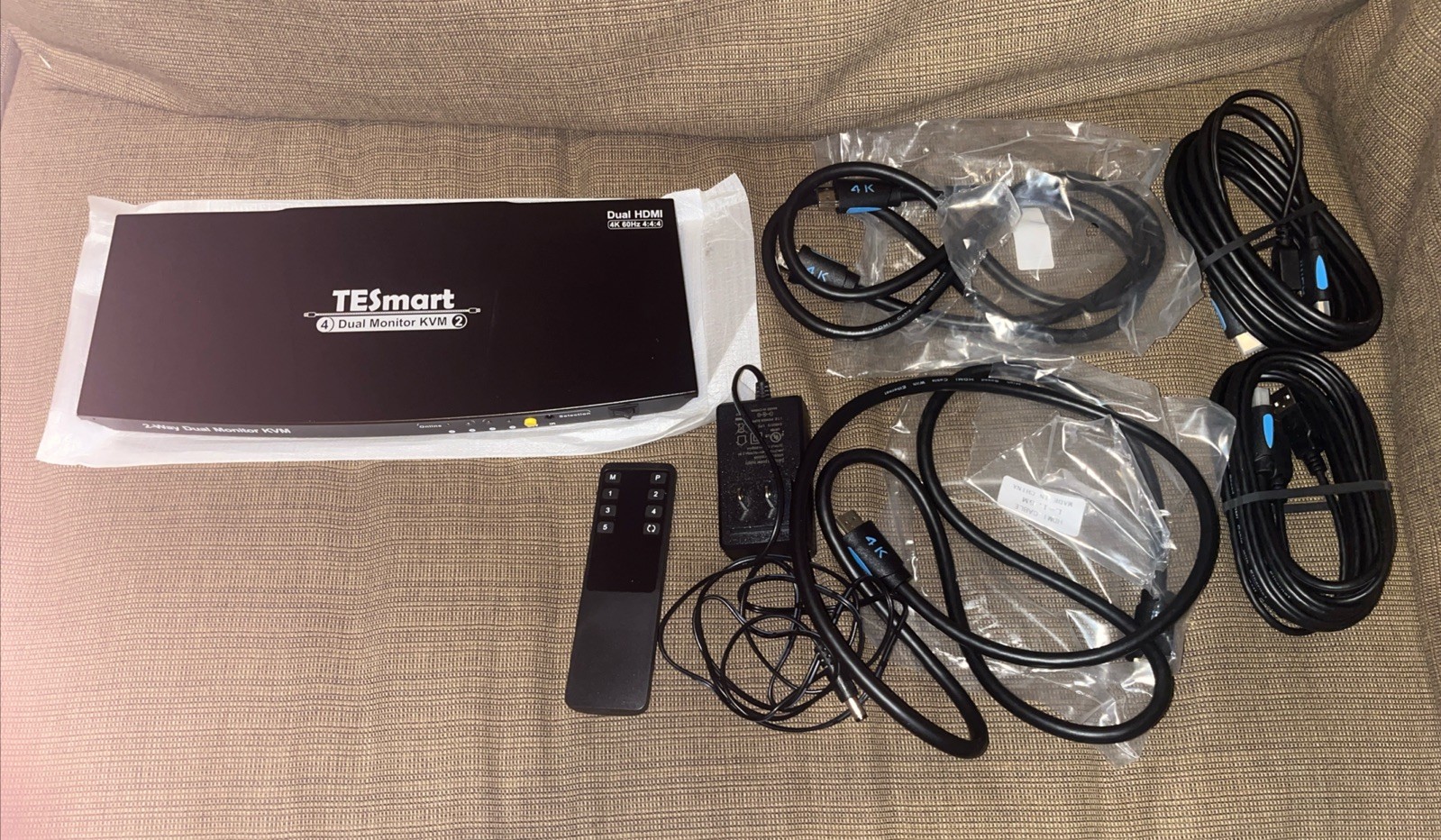 TESmart 4x2 Dual Monitor KVM Switch HDMI 4K@60Hz HKS0402A1U Complete in Box