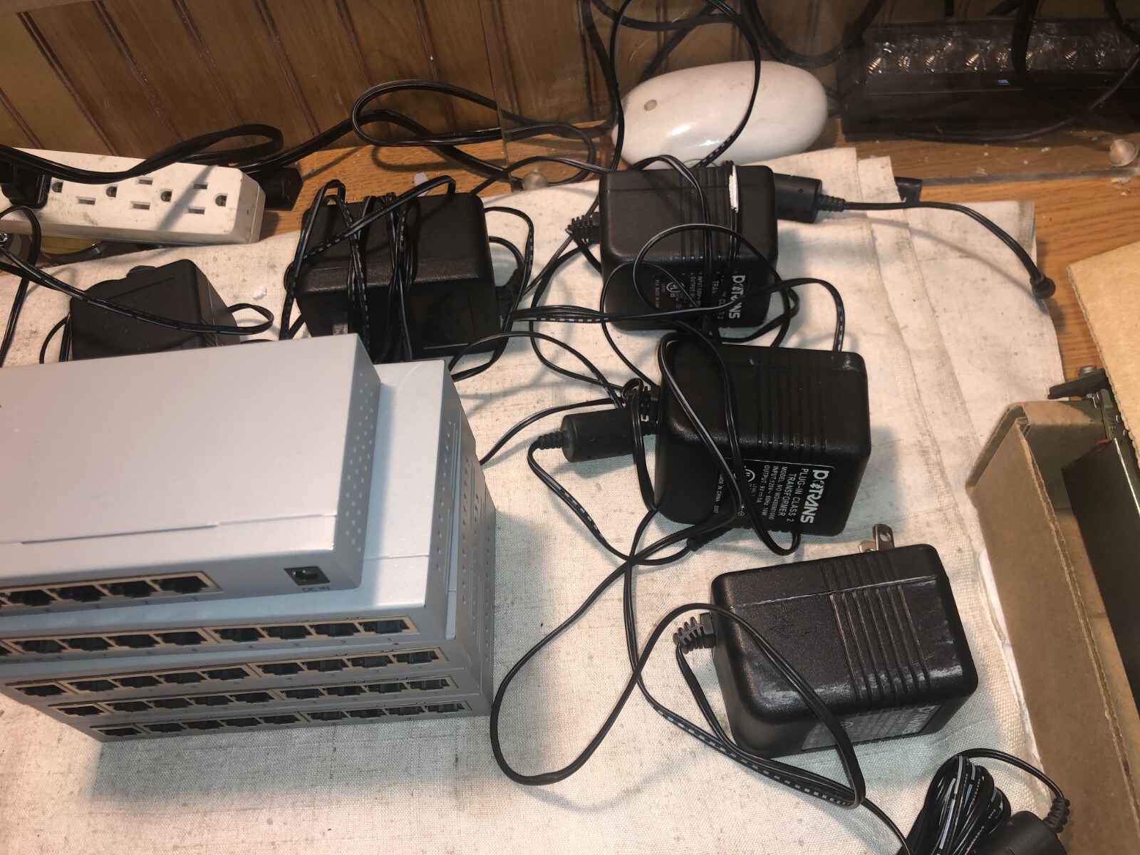 LOT OF 4 Allied Telesyn AT-FS708LE Fast Ethernet Switch 8 Port