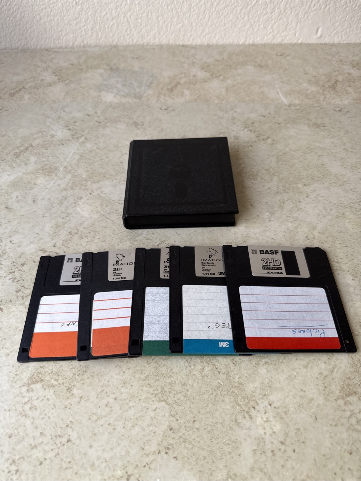 BASF 2HD 3.5 Floppy Disk Lot Of 5 Sold As Blanks With Carry Case