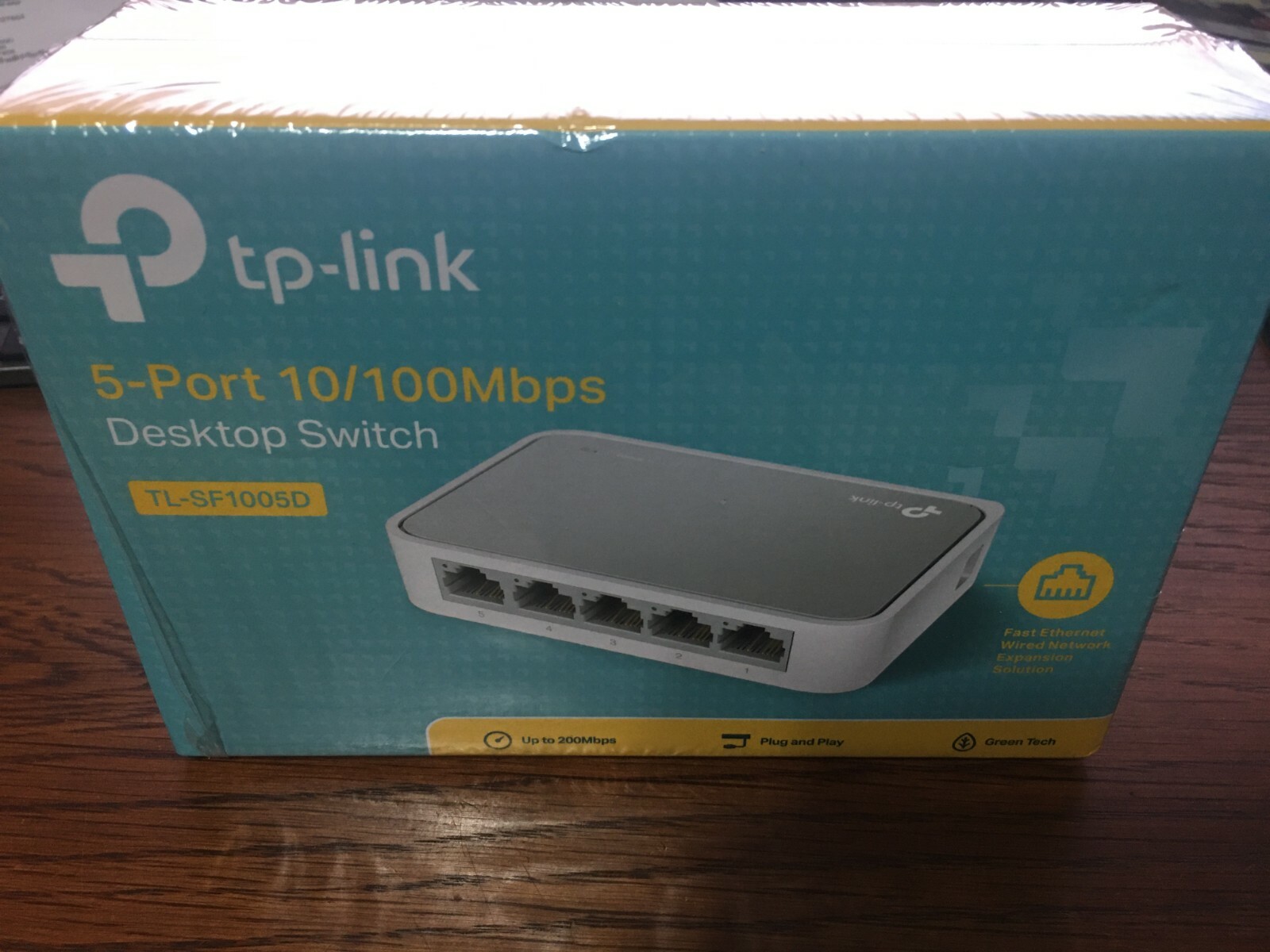 TP-Link TL-SF1005D 5-Port 10/100Mbps Fast Ethernet  Desktop Switch (open box)