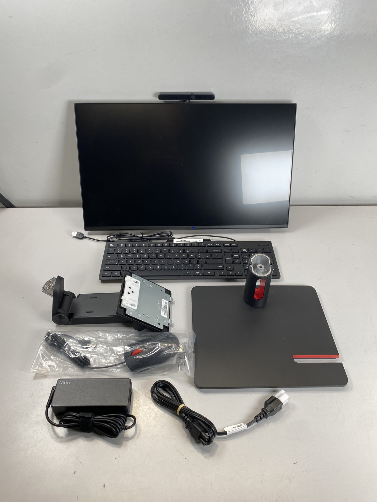 Lenovo Desktop 24" All-In-One Thinkcentre M70A GEN 6 Intel Core Ultra 7 265T 1TB