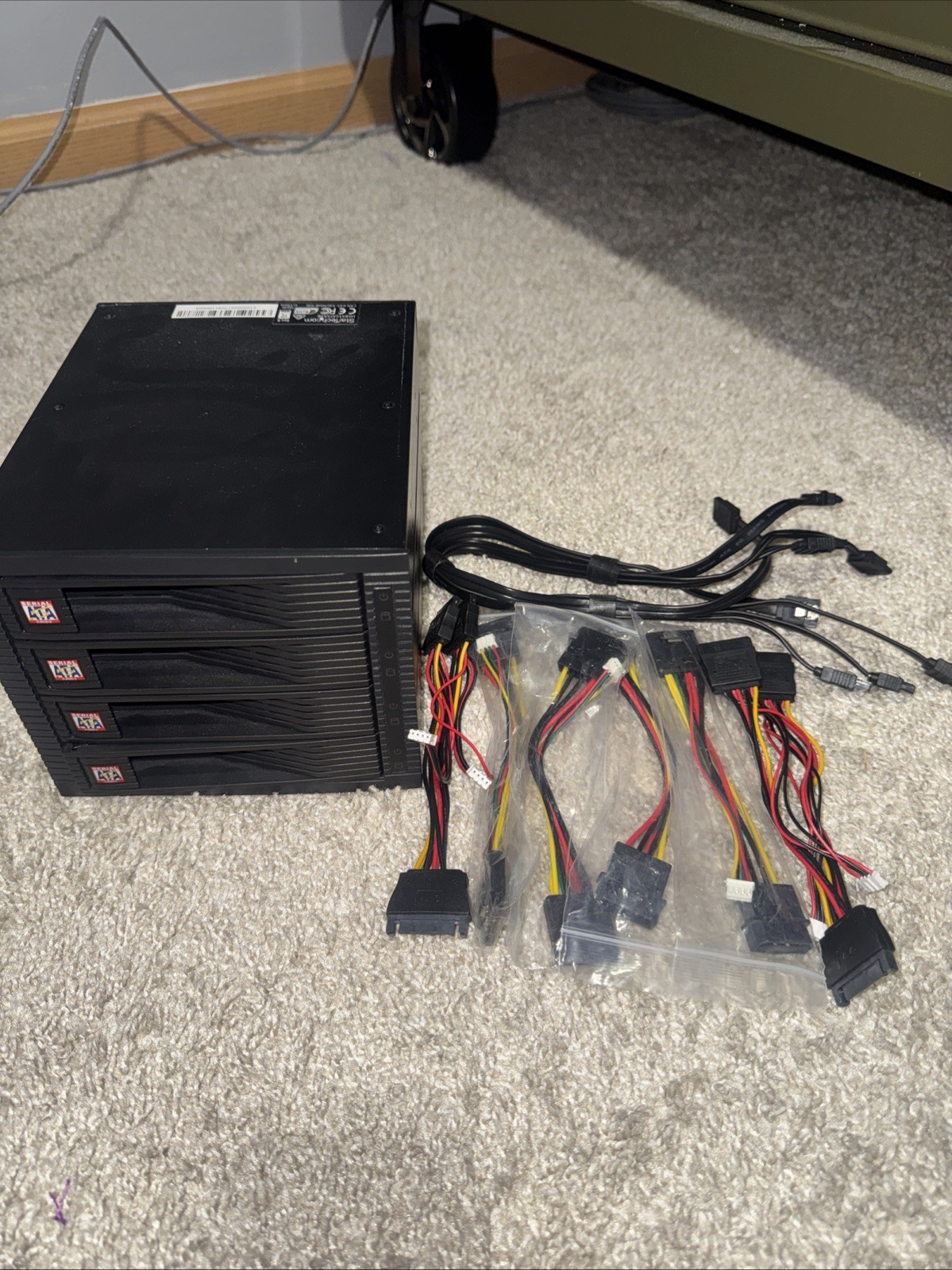 4 Drive 3.5in Trayless Hot Swap SATA Mobile Rack Backplane Startech HSB43SATSASB