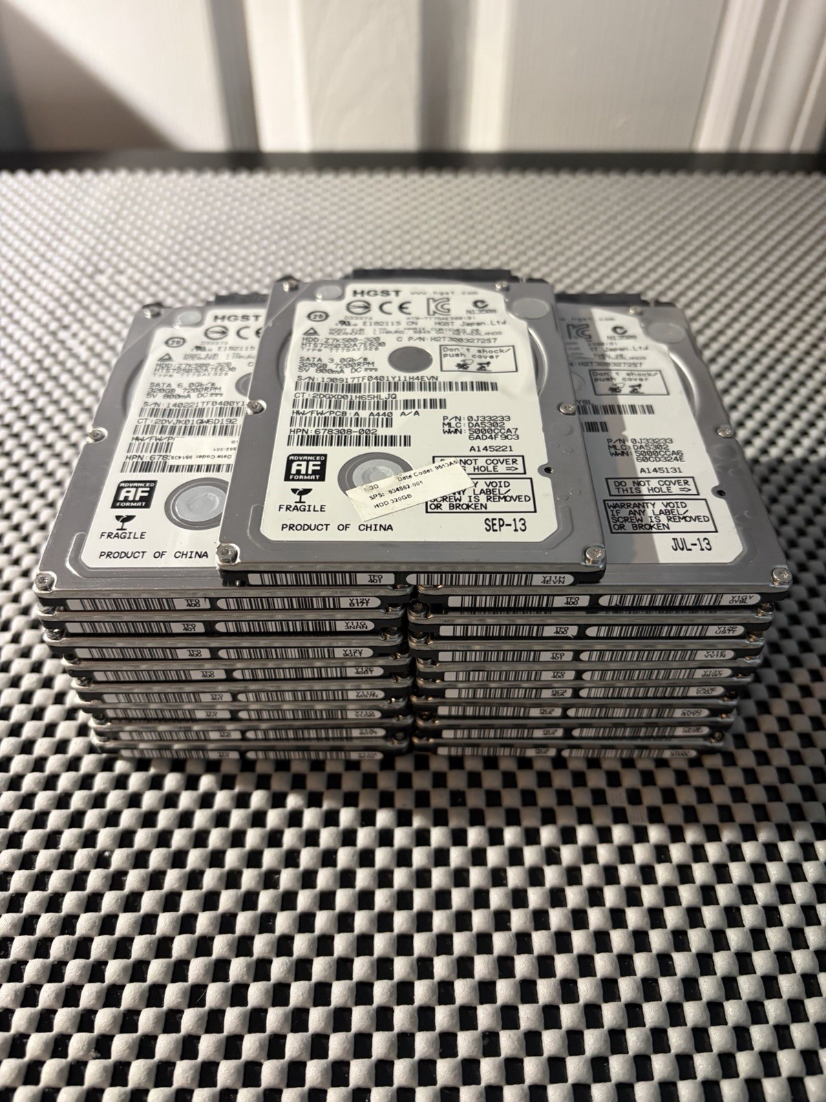 Hitachi/HGST 320GB HDD Z7K500-320 7200 RPM SATA III Laptop Hard Drive