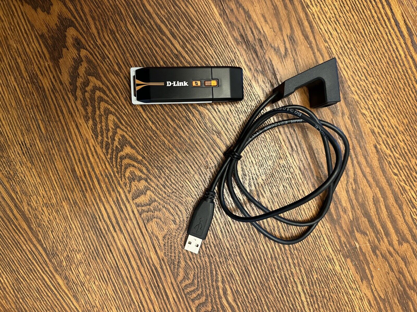D-link DWA-125 Wireless Adapter With USB Extension Cord
