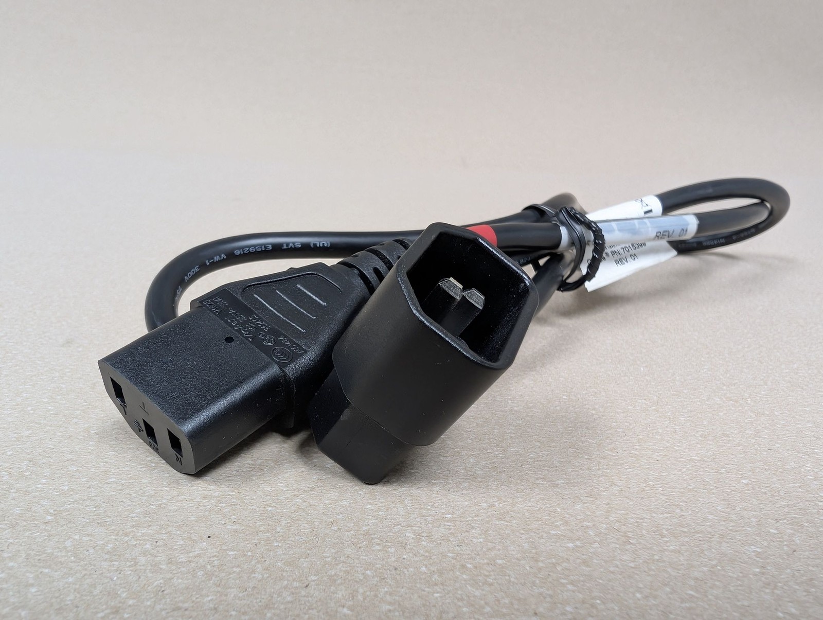 Oracle Sun 0000550 10A/250V 90° IEC 320 Sheet E 9.8' Power Cable 7313667
