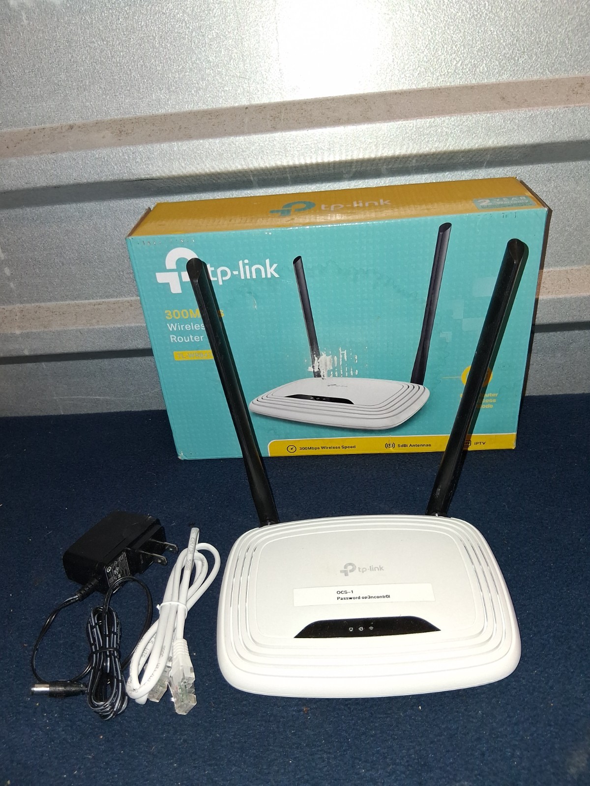 TP-Link TL-WR841N 2.4GHz N300 300Mbps Wireless WiFi Router / AP / Range Extender