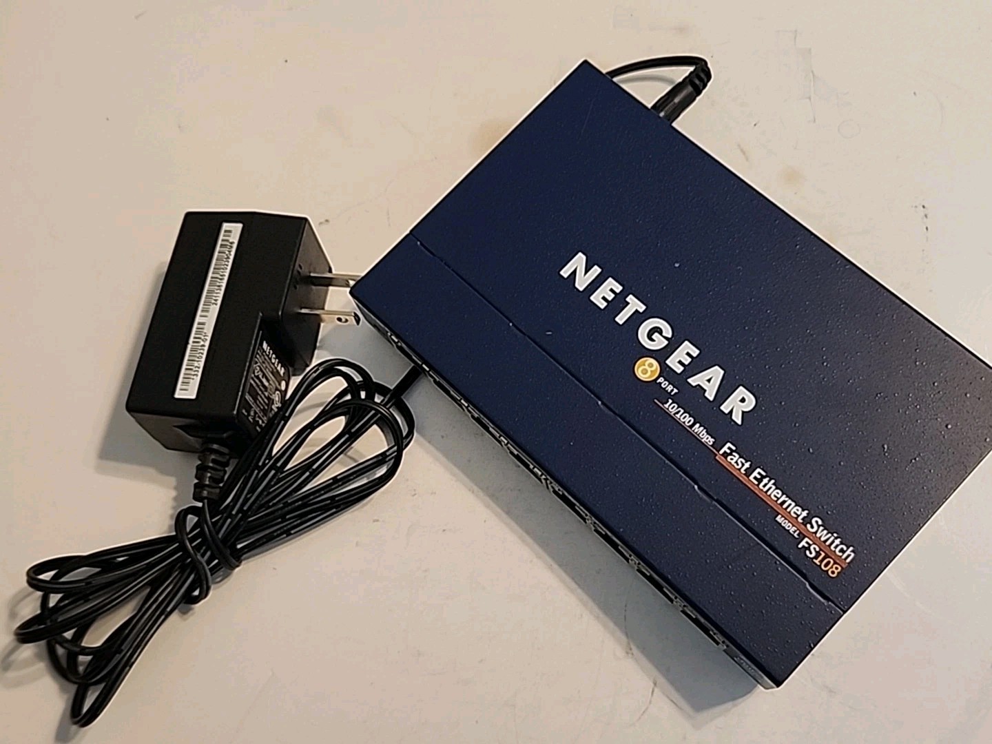 NETGEAR ProSafe 8 Port 10/100 Mbps POE Fast Ethernet Switch FS108 V2 - 