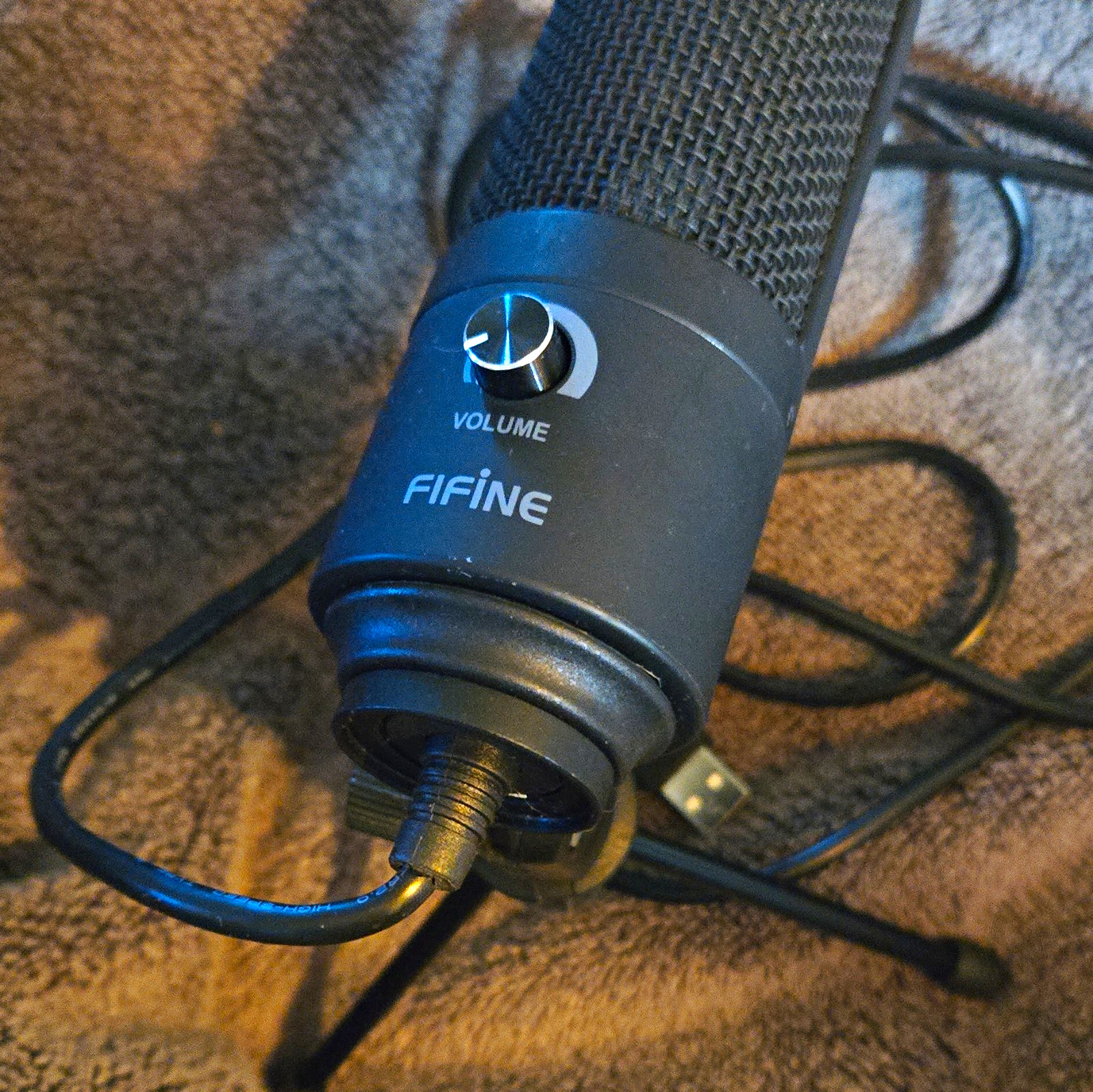 FIFINE USB Wired Microphone Plug & Play,Adjustable Tripod Black