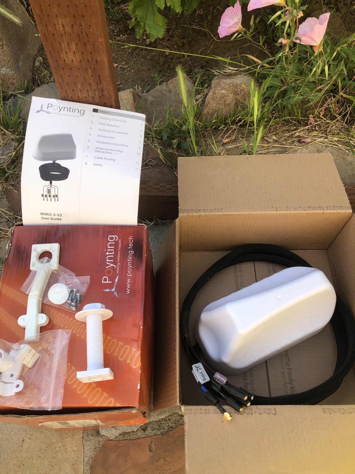 Poynting MIMO-3-V2-15 5-in1 Transportation Automotive LTE Phone GPS WiFi Antenna