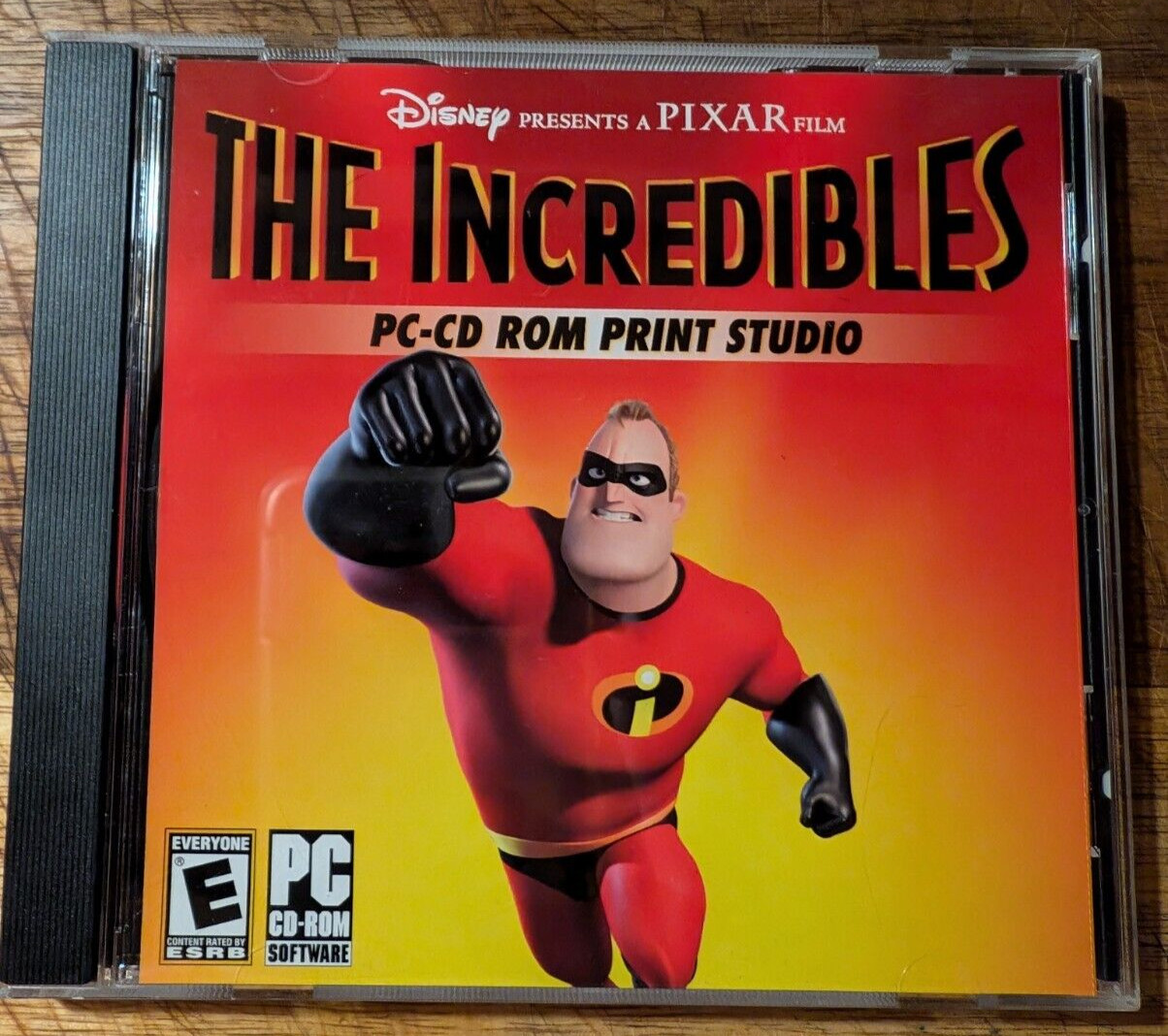 5 CD-ROMs for Windows: Excellent Condition  PIXAR  The Incredibles   Click Art