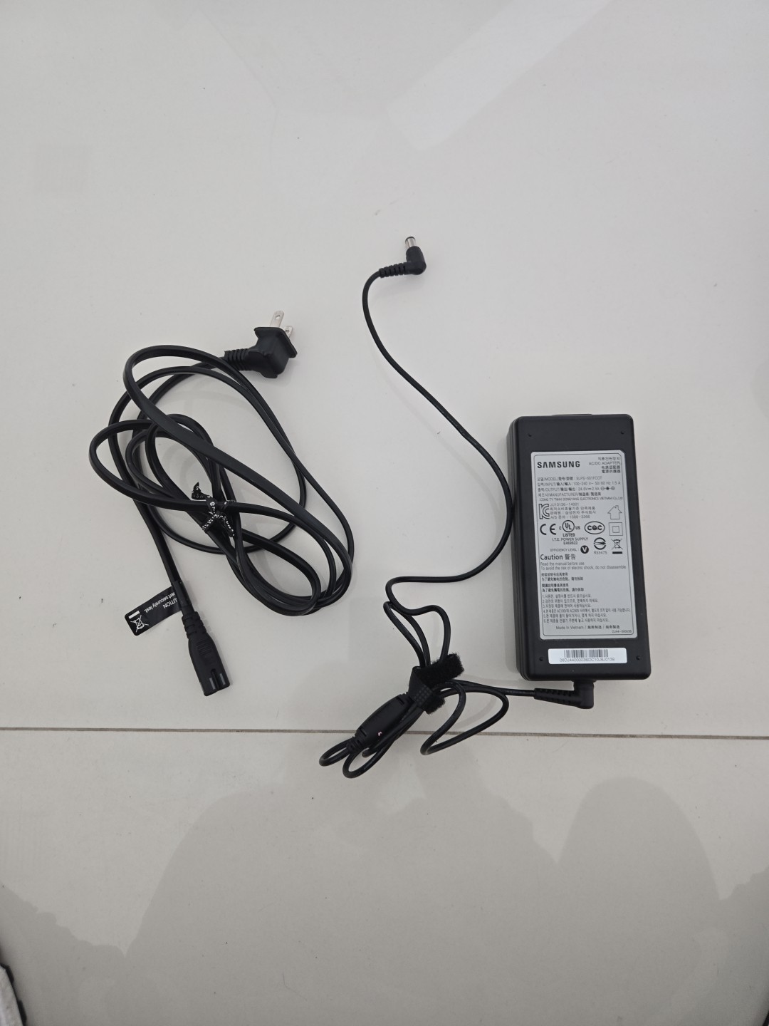 Original Samsung 60W AC Power Adapter SLPS-601FCOT 24.6V 2.5A Charger Works 