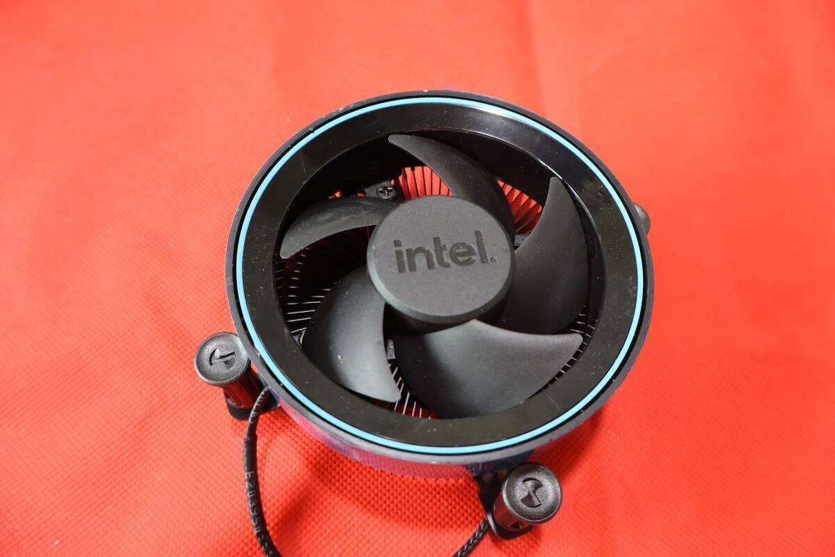 S1024 (4) PUnused Intel Genuine CPU Cooler Laminar RM2 Core Ultra 5 225F(Series