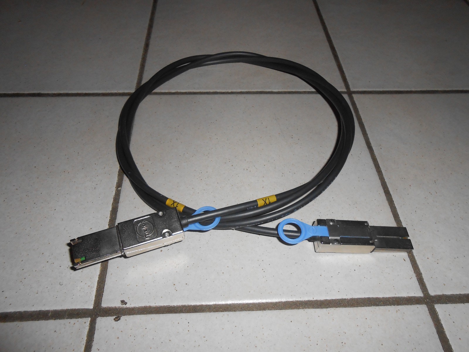 HP Molex 2M External Mini-SAS Cable SFF-8088 to SFF-8088 406592-001 / 430066-001