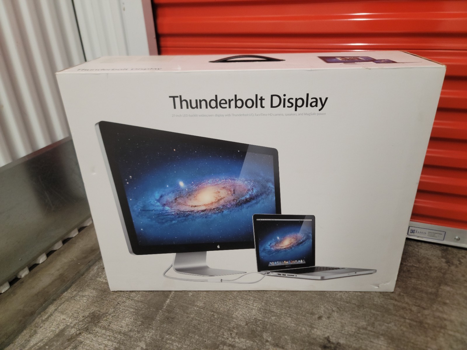 Brand New Sealed With Original Box  Apple 27" Thunderbolt Monitor A1407