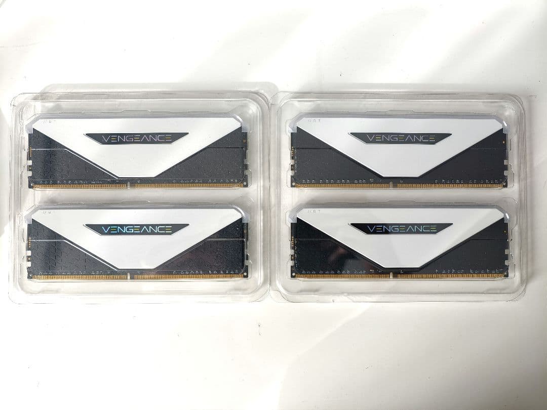 Vengeance DDR4 32GB (8GBx4) RAM PC3200 Heatspreader Excellent Used