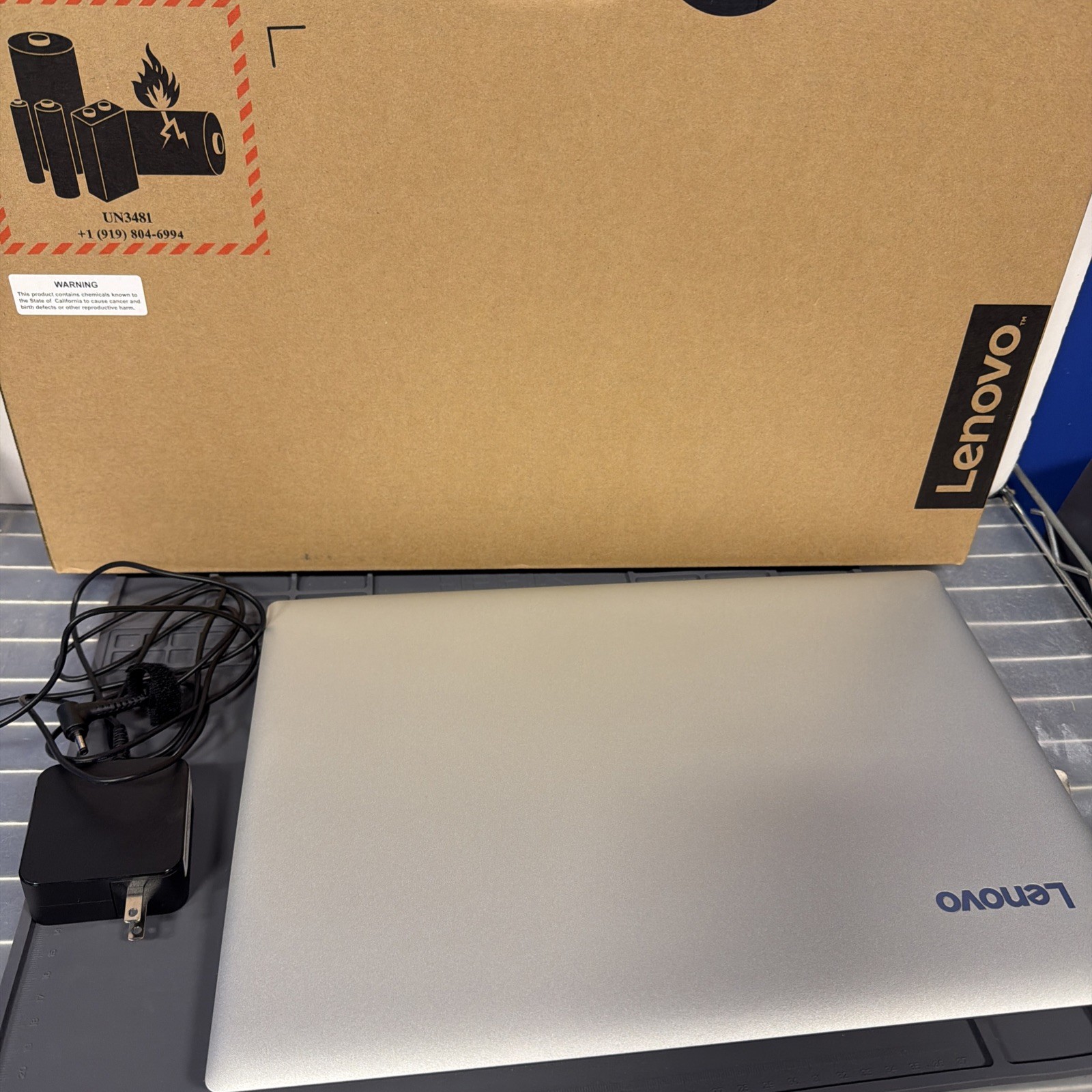 Lenovo IdeaPad 320 15.6" (1TB, AMD A12, 2.70GHz, 8GB) Laptop - silver