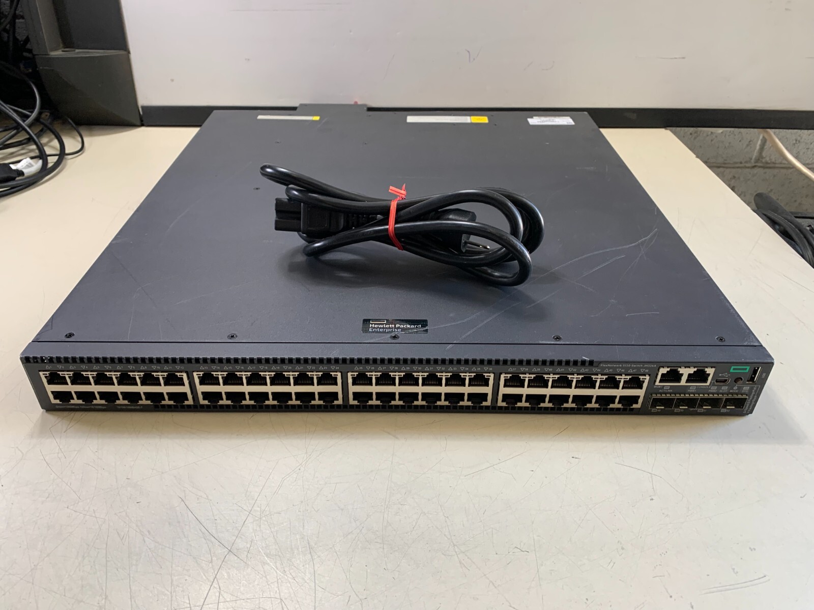 HP JH326A 5130 48G PoE+ 4SFP+ HI WITH 1 INTERFACE SLOT NETWORK SWITCH - USED