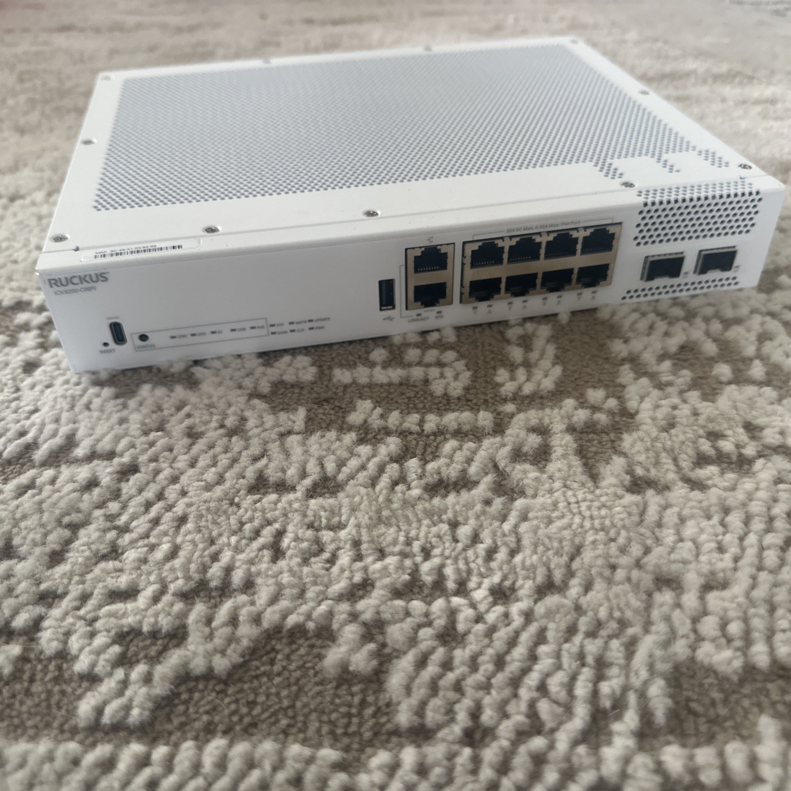 Ruckus ICX 8200-C08PF 8-Port PoE++ Switch | 10Gb SFP+ Uplink | Reset |Enterprise