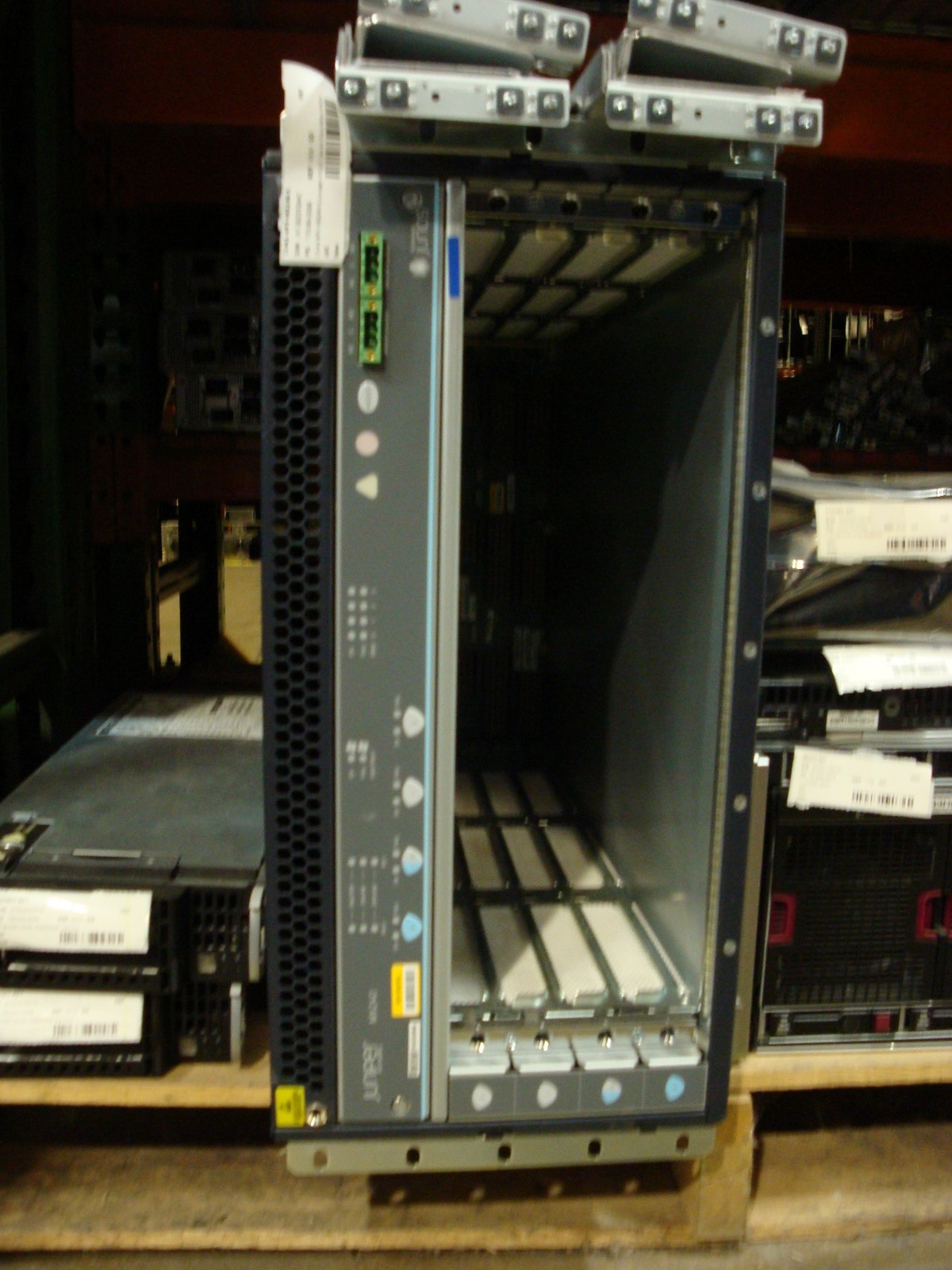 CHAS-BP3-MX240-S JUNIPER RACKMOUNT CHASSIS (MX240 SERIES)