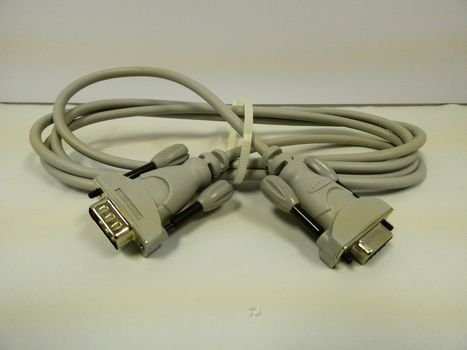 Siemens Belkin Pro Series 6' CGA/EGA Serial Cable Gray F2N209-06 / 500-649860