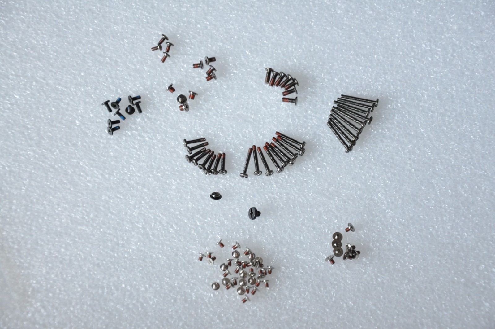 New IBM Lenovo Thinkpad T61,T61p Full Screw Set Screws Kit USA shipping