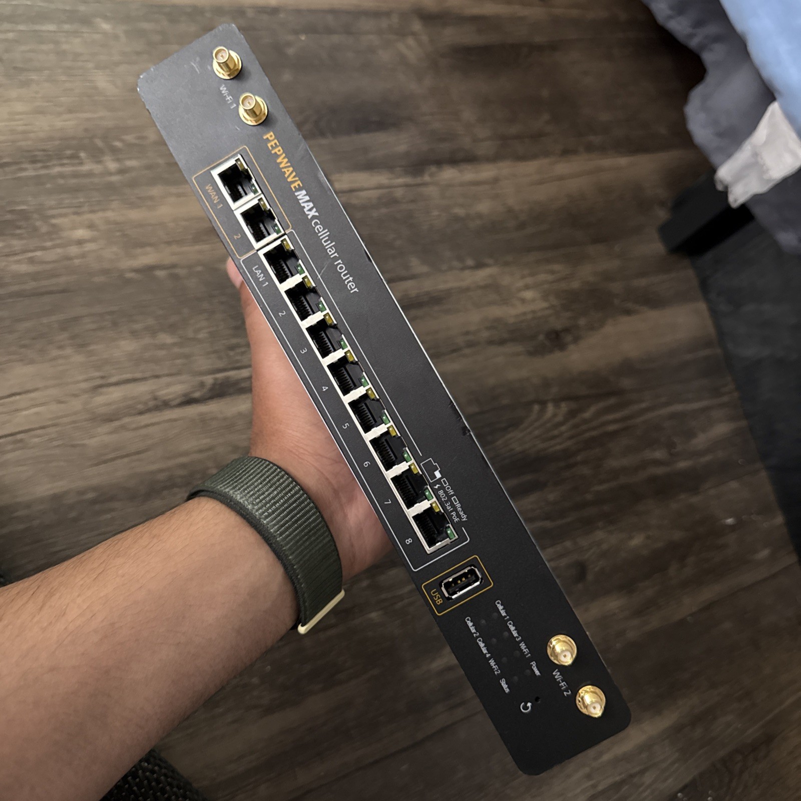 Pepwave MAX-HD4-LTEA-W-T Vehicular Quad-Cellular Bandwidth Bonding Router