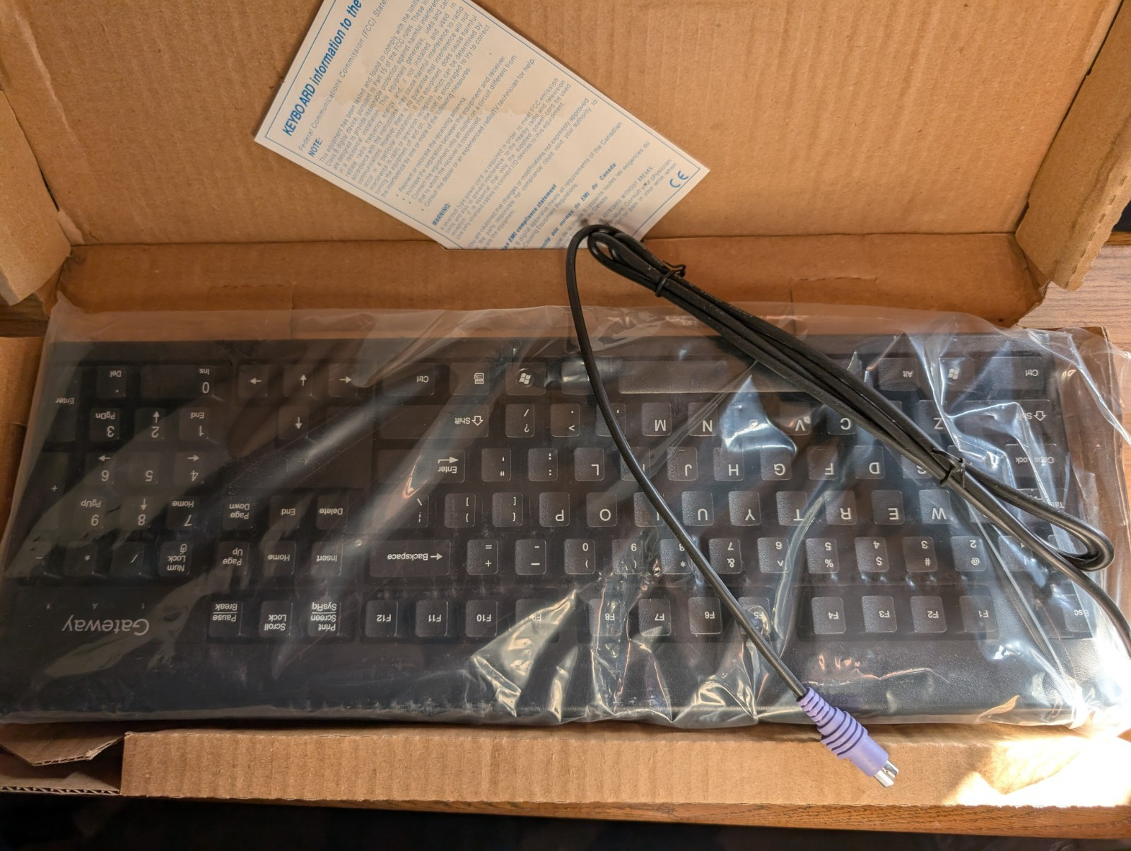 New Gateway Keyboard Wired PS/2 Model KB-0447 Part # 7005395 NIB US Mechanical