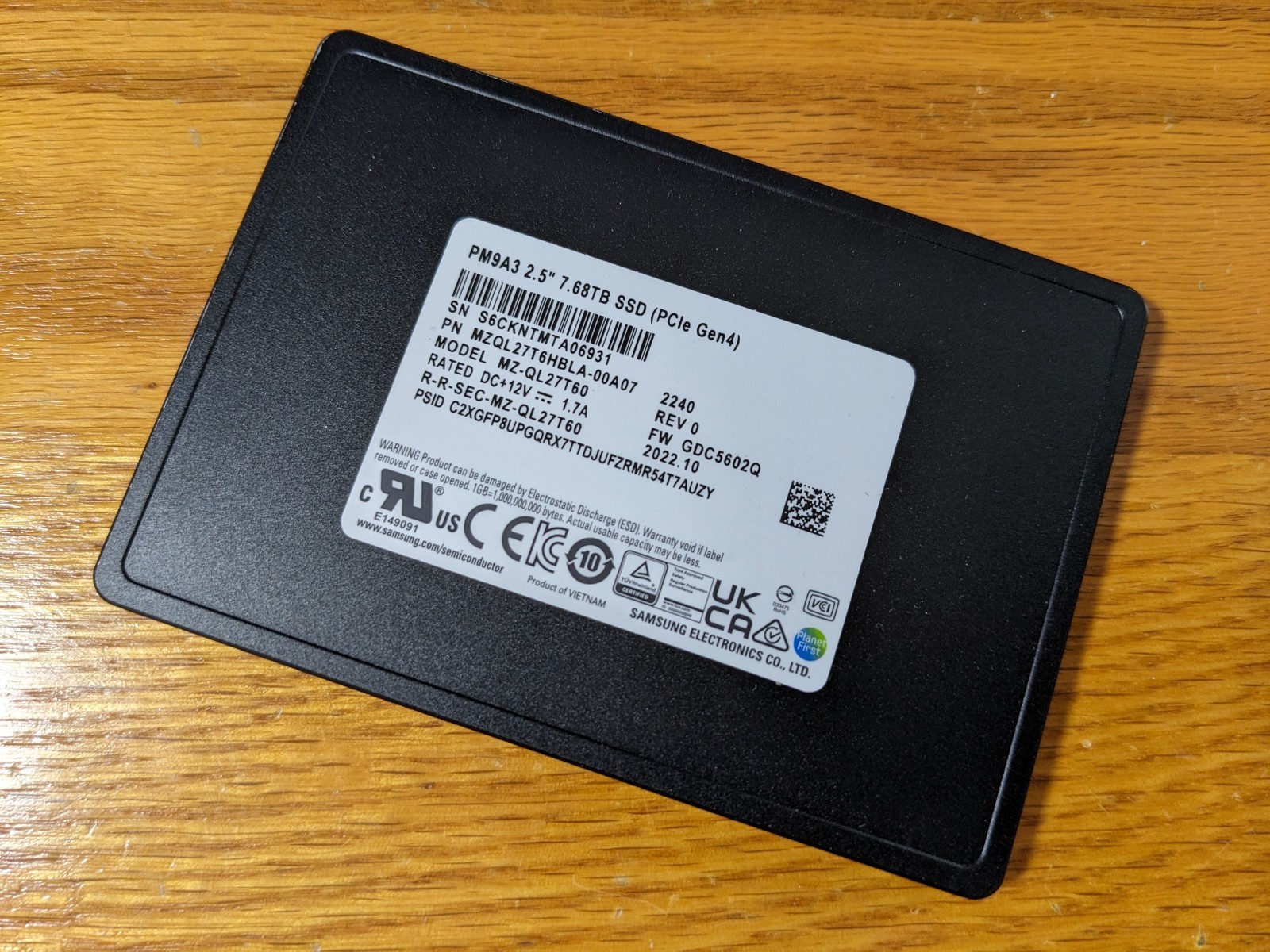 Samsung 7.68TB PM9A3 PCIe 4.0 NVMe 2.5'' U.2 SSD MZQL27T6HBLA 7mm - 86% Health