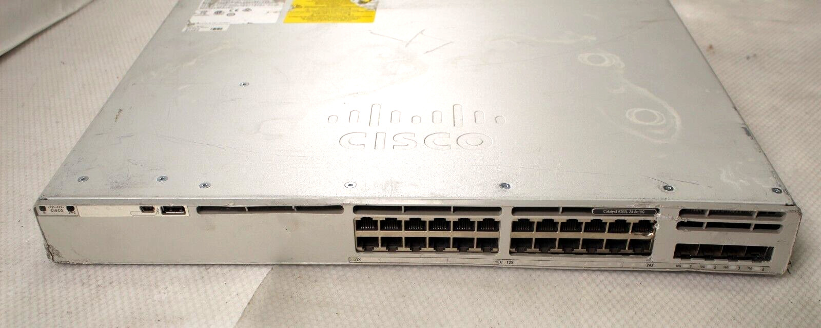 Cisco Catalyst C9300L 24-Port Ethernet Switch C9300L-24T-4X-E NO FANs w/1*PSUs