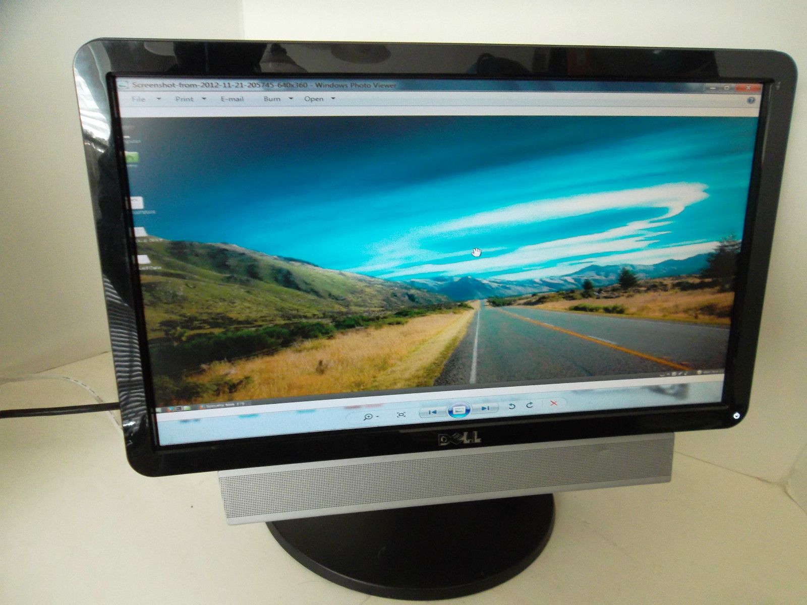 Dell 19" Widescreen LCD Monitor 1366x768 1000:1 VGA 16:9 Tilt 5ms G510N IN1910Nf