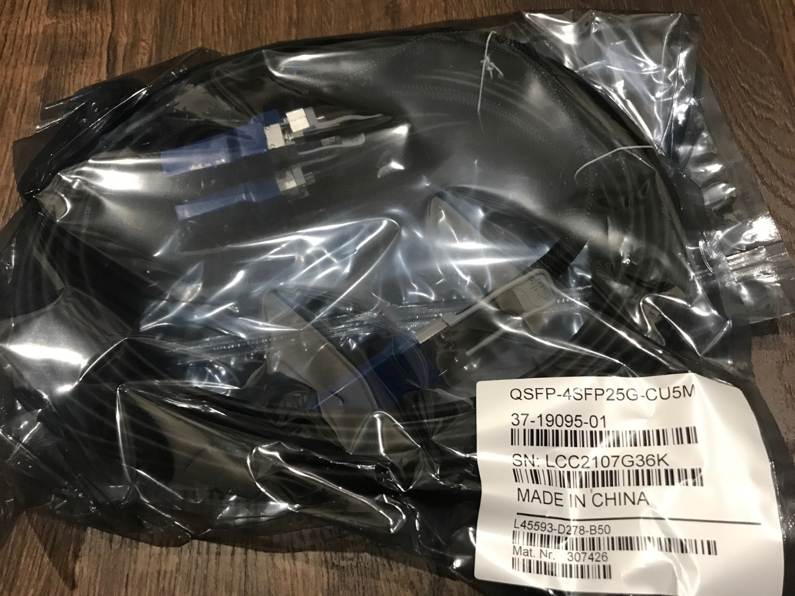 Cisco QSFP-4SFP25G-CU5M 37-19095-01 QSFP100G QSFP28 to 4 x SFP25G 5M New Sealed.