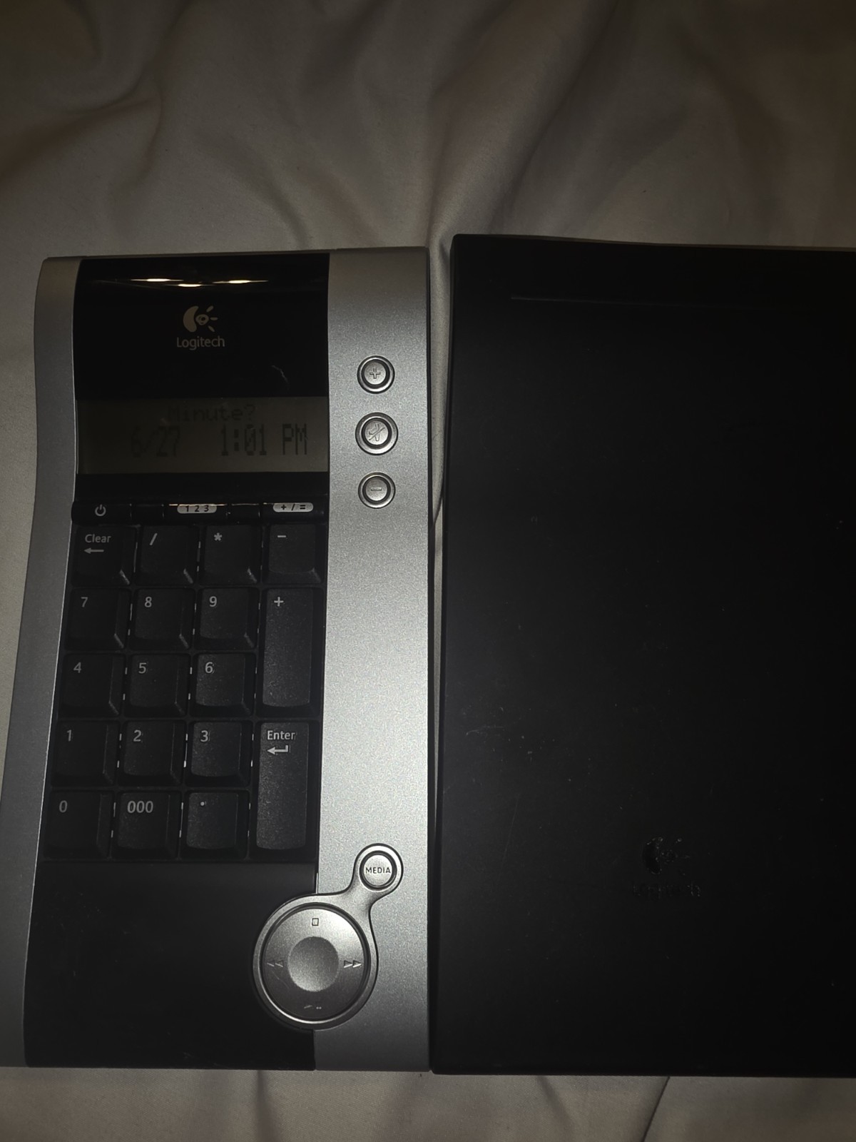 Logitech: Y-RX43 Black Cordless Wireless Numeric Number Pad Keypad With Cover