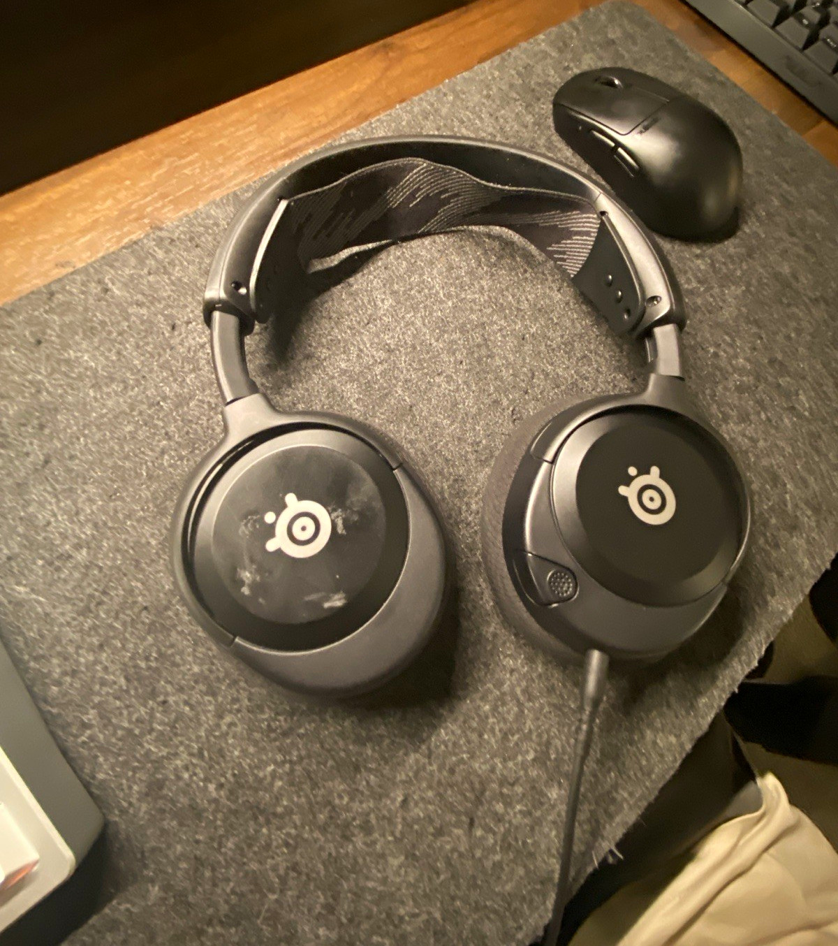 SteelSeries Arctis 7P Wired Over-Ear Headset w/ Mic, 3.5mm Jack, Black
