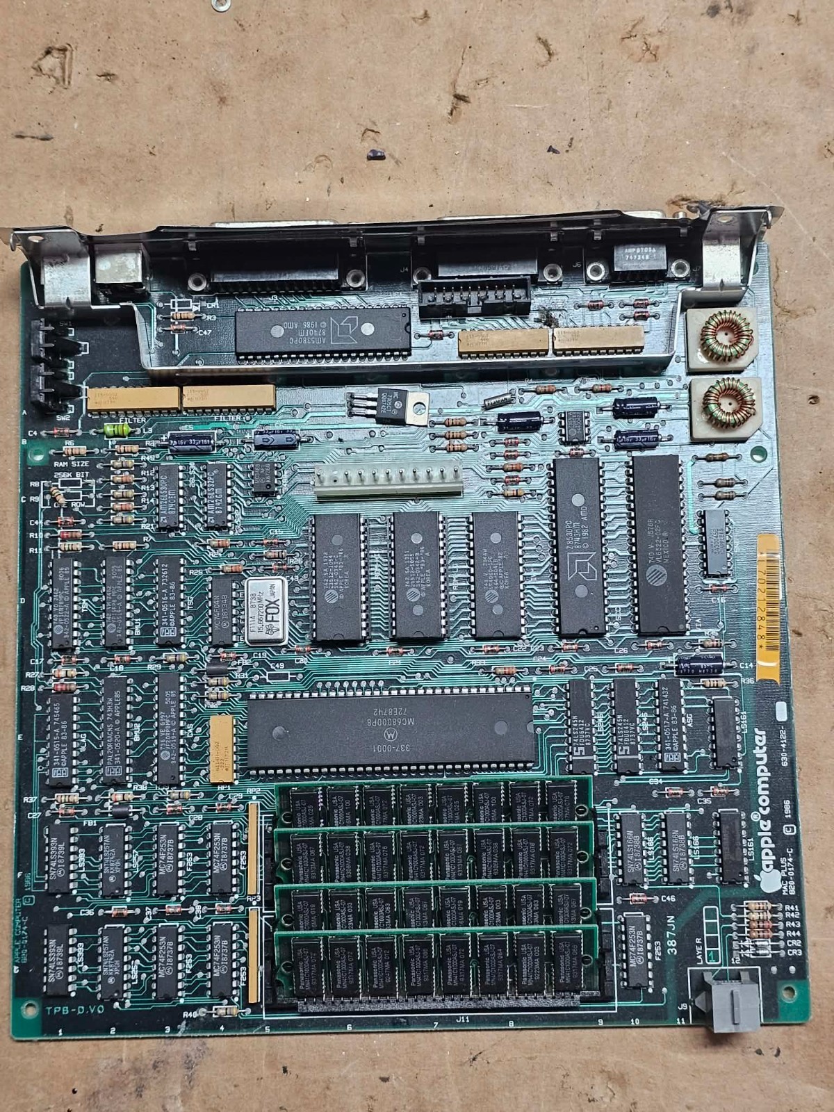 Retro Working Apple Macintosh Plus 820-0174-C Logic Board Motherboard w/RAM